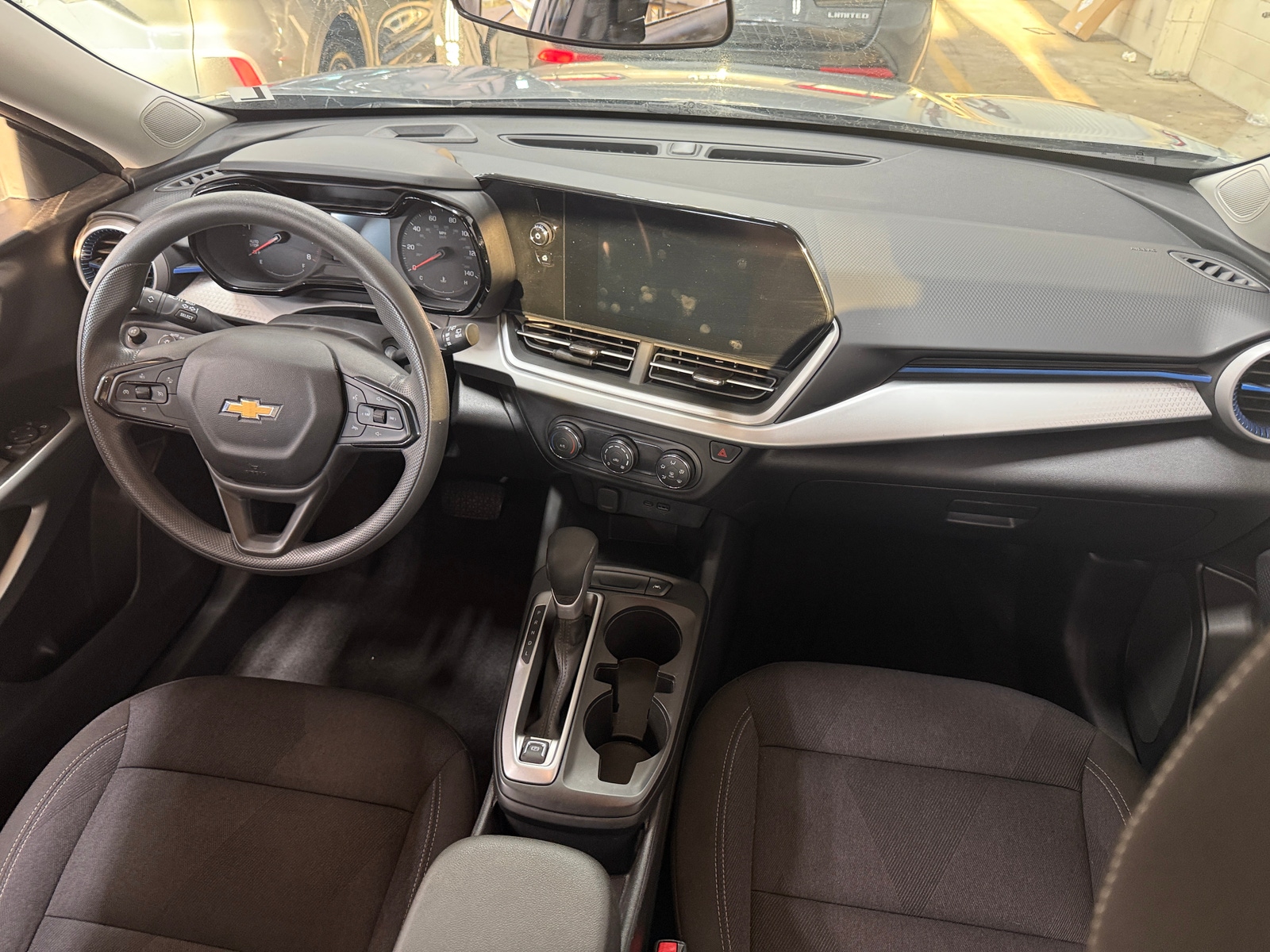 Thumbnail: 2025 Chevrolet Trax - 3