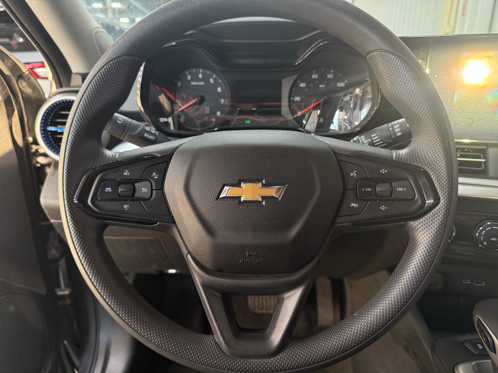 Thumbnail: 2025 Chevrolet Trax - 5