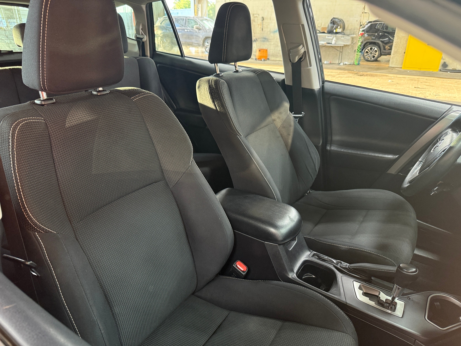Thumbnail: 2018 Toyota RAV4 - 2