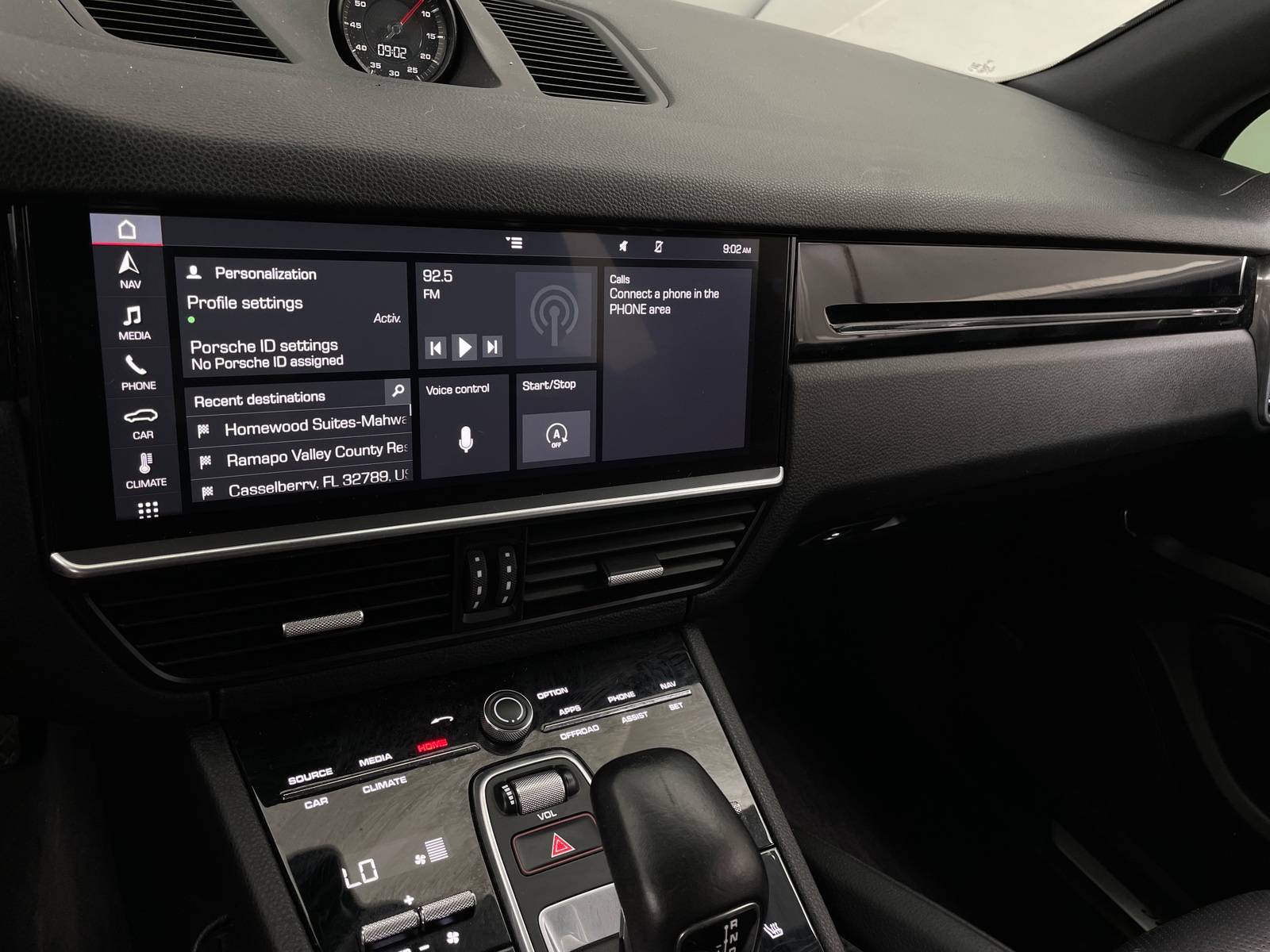 Thumbnail: 2019 Porsche Cayenne - 3