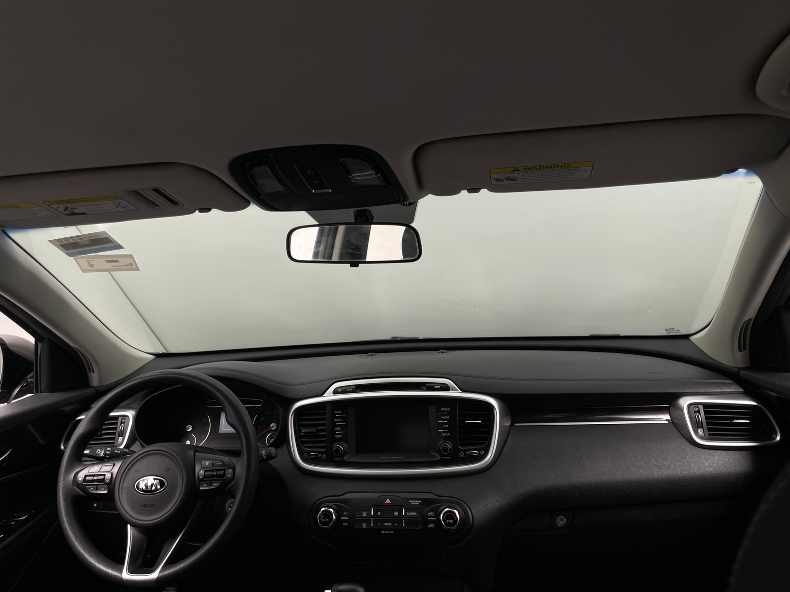 Thumbnail: 2018 Kia Sorento - 3
