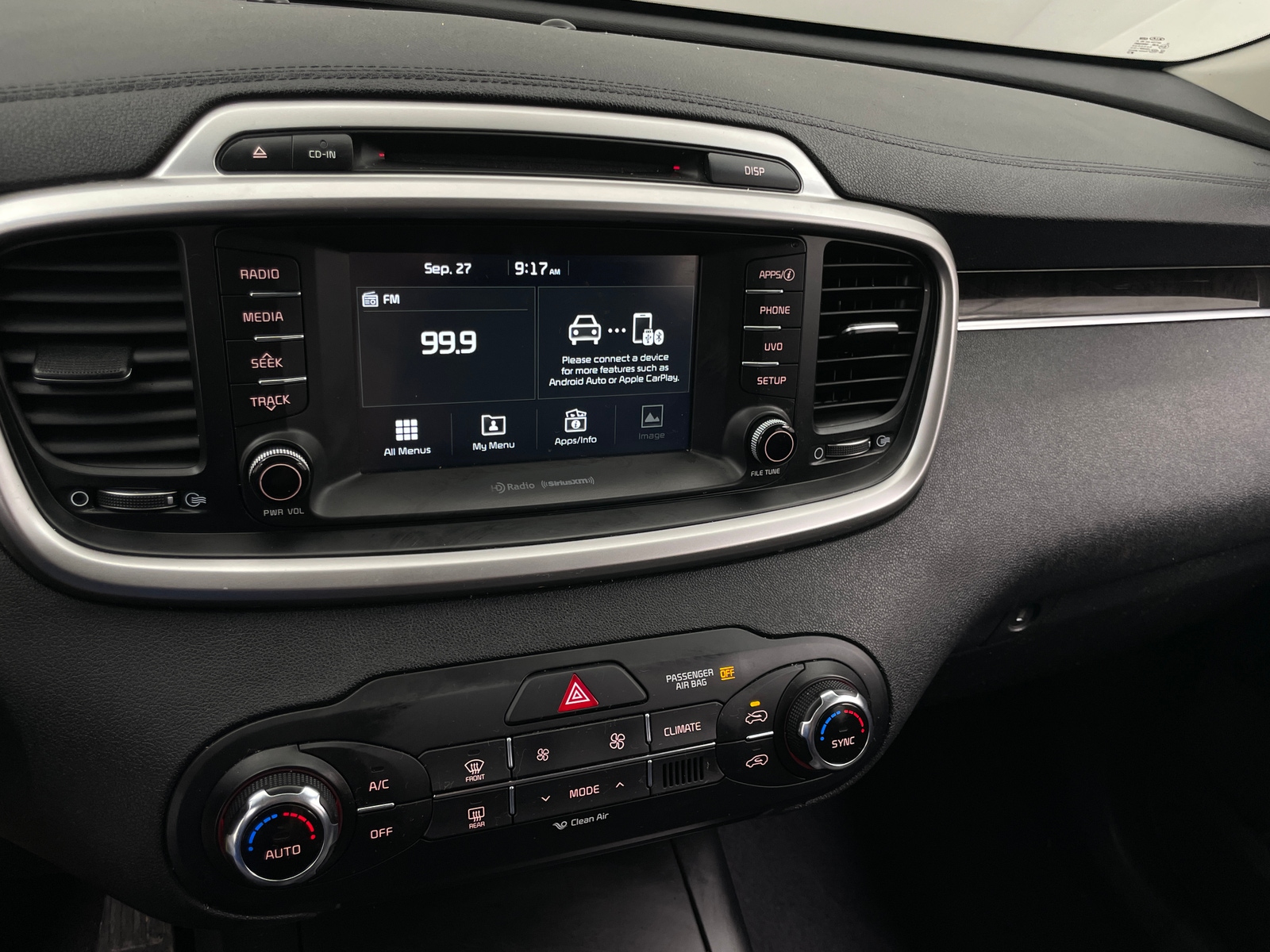 Thumbnail: 2018 Kia Sorento - 4