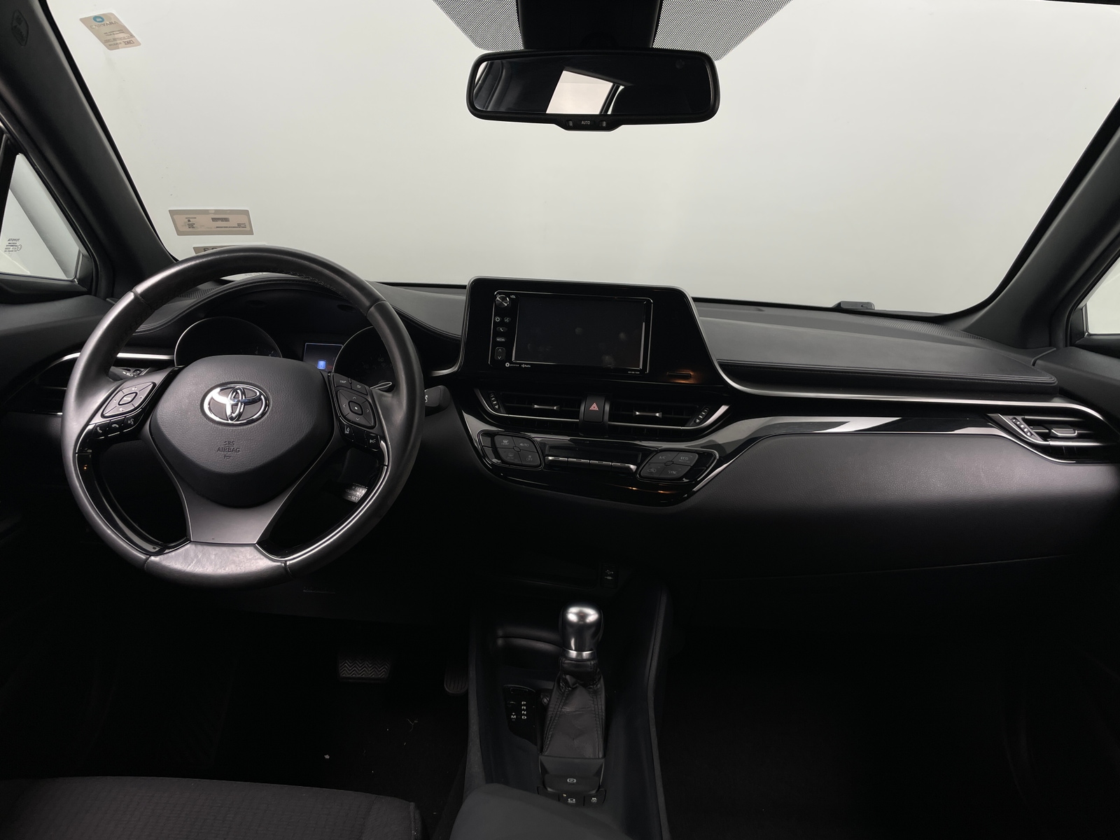 Thumbnail: 2018 Toyota C-HR - 3