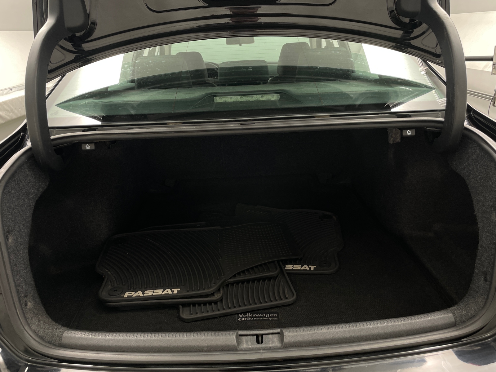 Thumbnail: 2015 Volkswagen Passat - 6