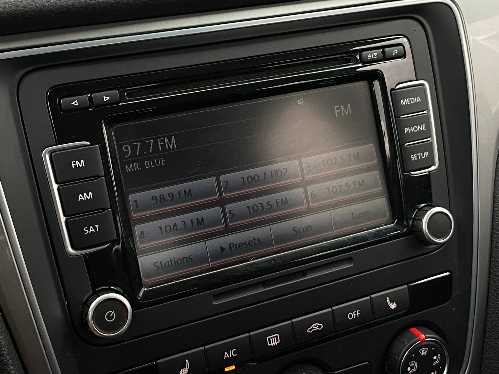 Thumbnail: 2015 Volkswagen Passat - 3
