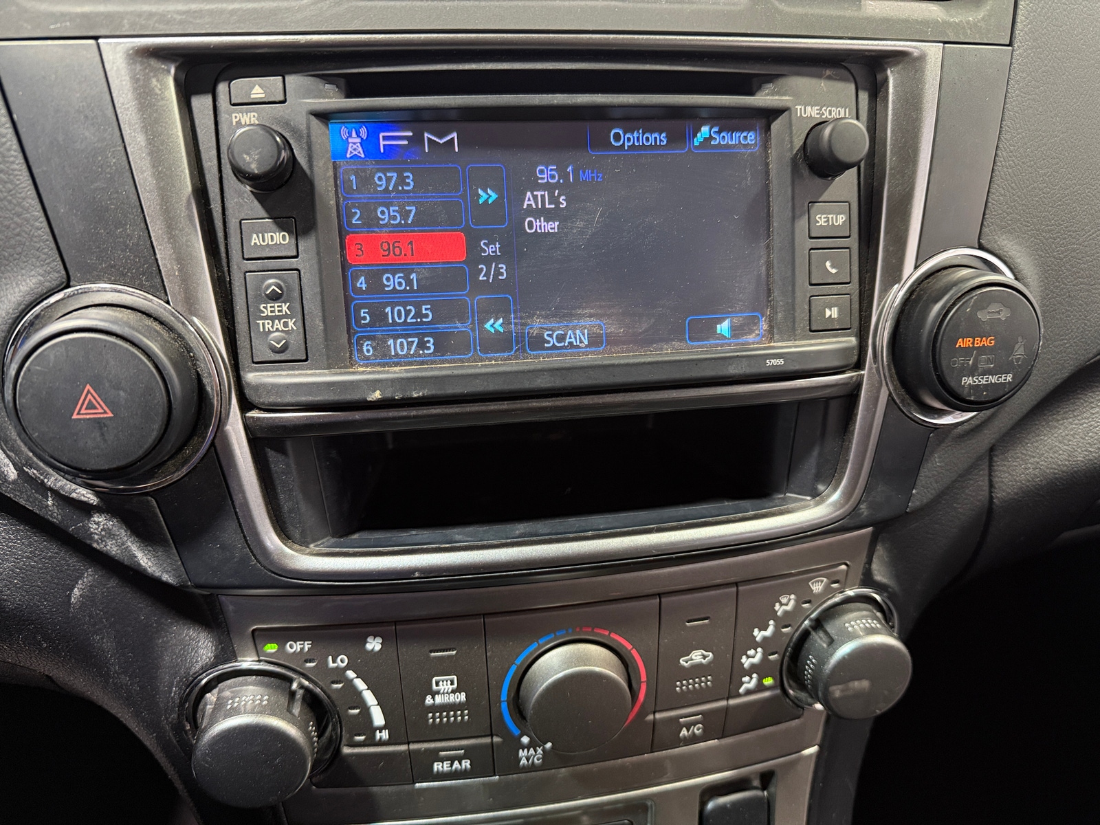 Thumbnail: 2013 Toyota Highlander - 3