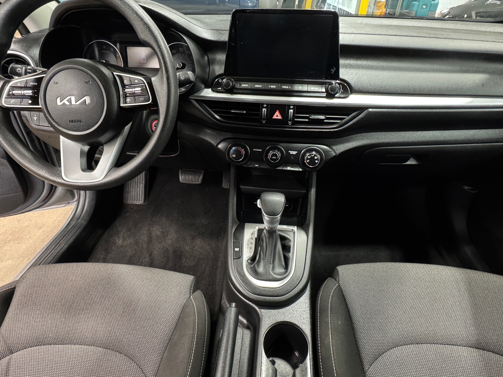 Thumbnail: 2023 Kia Forte - 3
