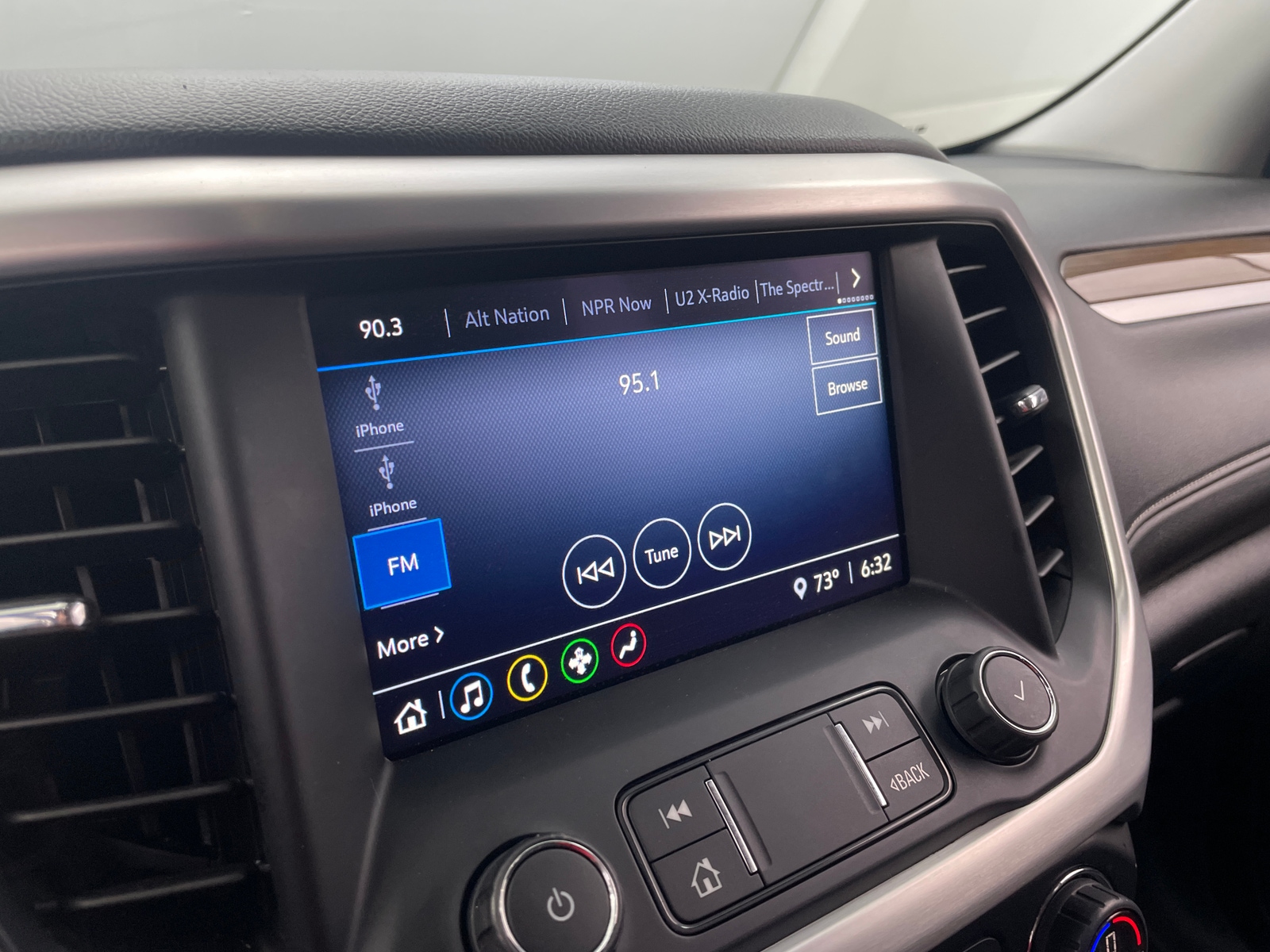 Thumbnail: 2020 GMC Acadia - 4