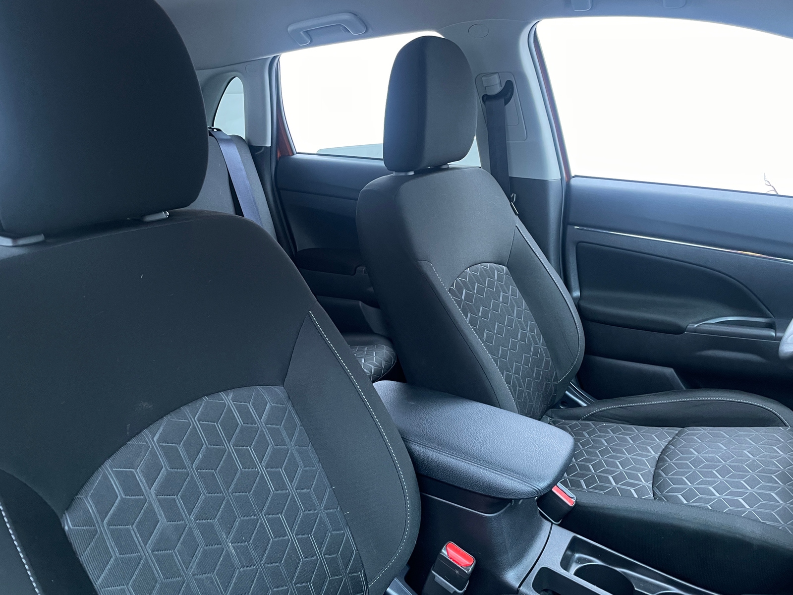 Thumbnail: 2023 Mitsubishi Outlander Sport - 2
