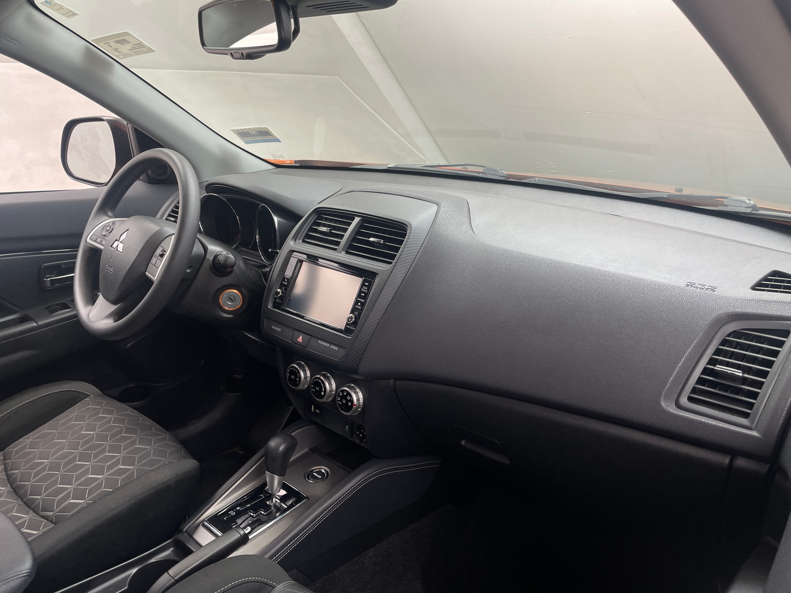 Thumbnail: 2023 Mitsubishi Outlander Sport - 3