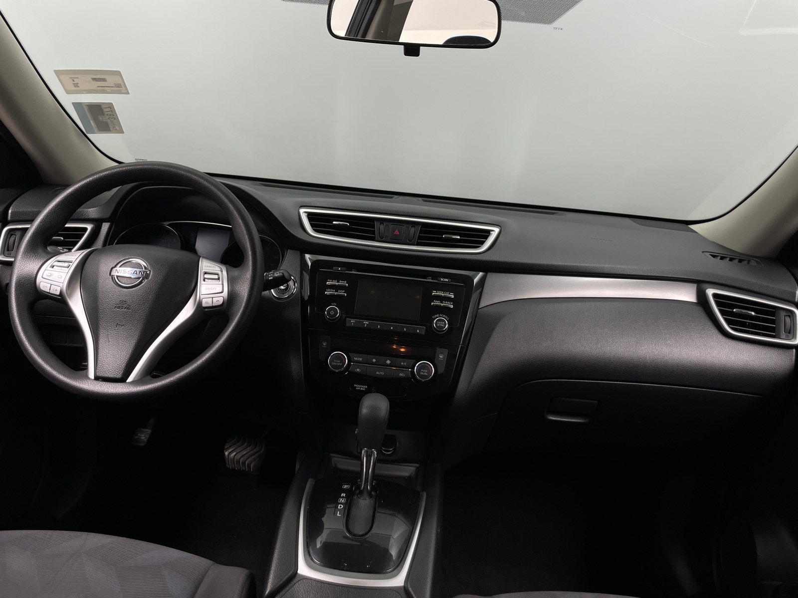 Thumbnail: 2016 Nissan Rogue - 3