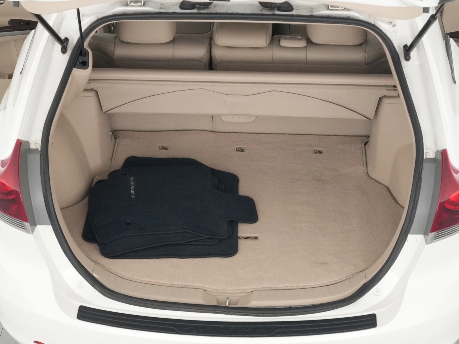 Thumbnail: 2013 Toyota Venza - 6