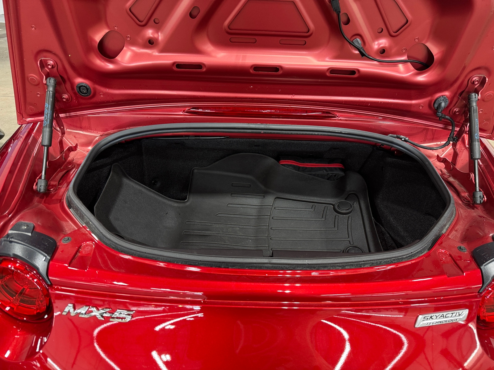 Thumbnail: 2016 Mazda MX-5 Miata - 5