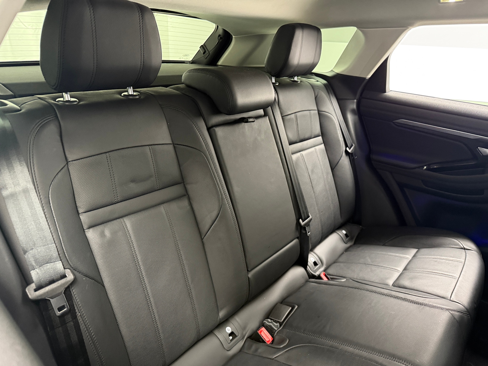 Thumbnail: 2020 Land Rover Range Rover Evoque - 6