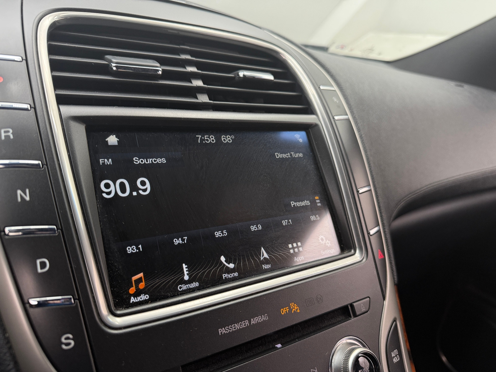 Thumbnail: 2019 Lincoln Nautilus - 4