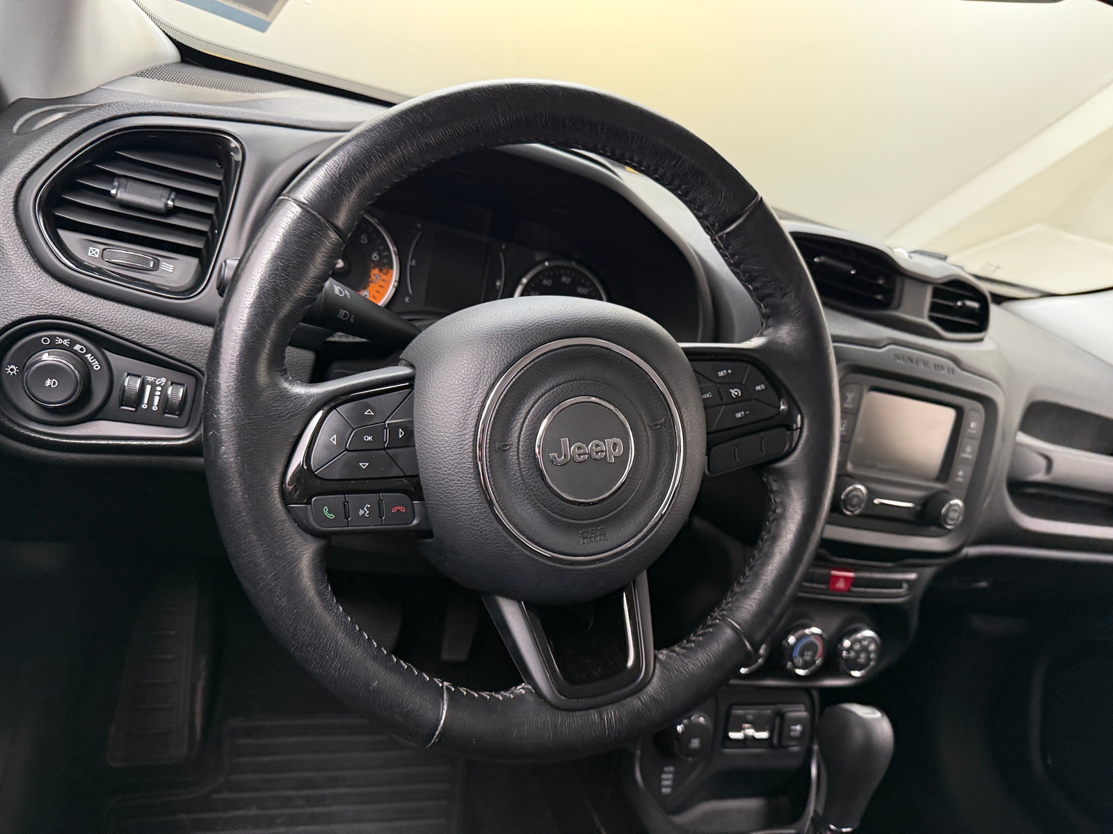 Thumbnail: 2017 Jeep Renegade - 5