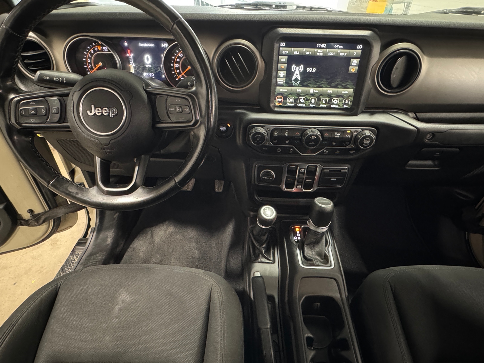 Thumbnail: 2020 Jeep Gladiator - 3