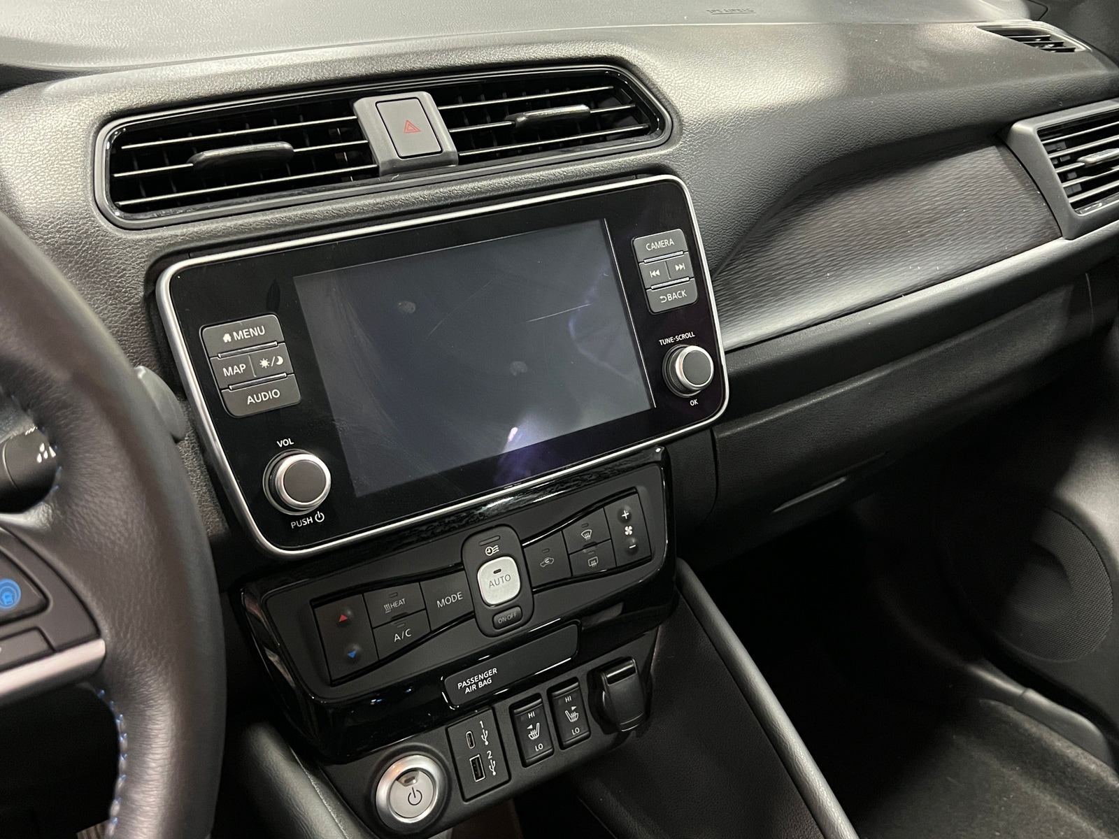 Thumbnail: 2023 Nissan Leaf - 4