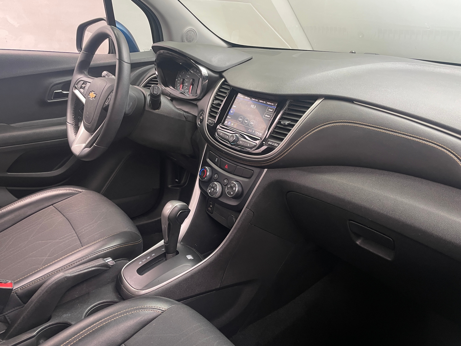 Thumbnail: 2020 Chevrolet Trax - 3
