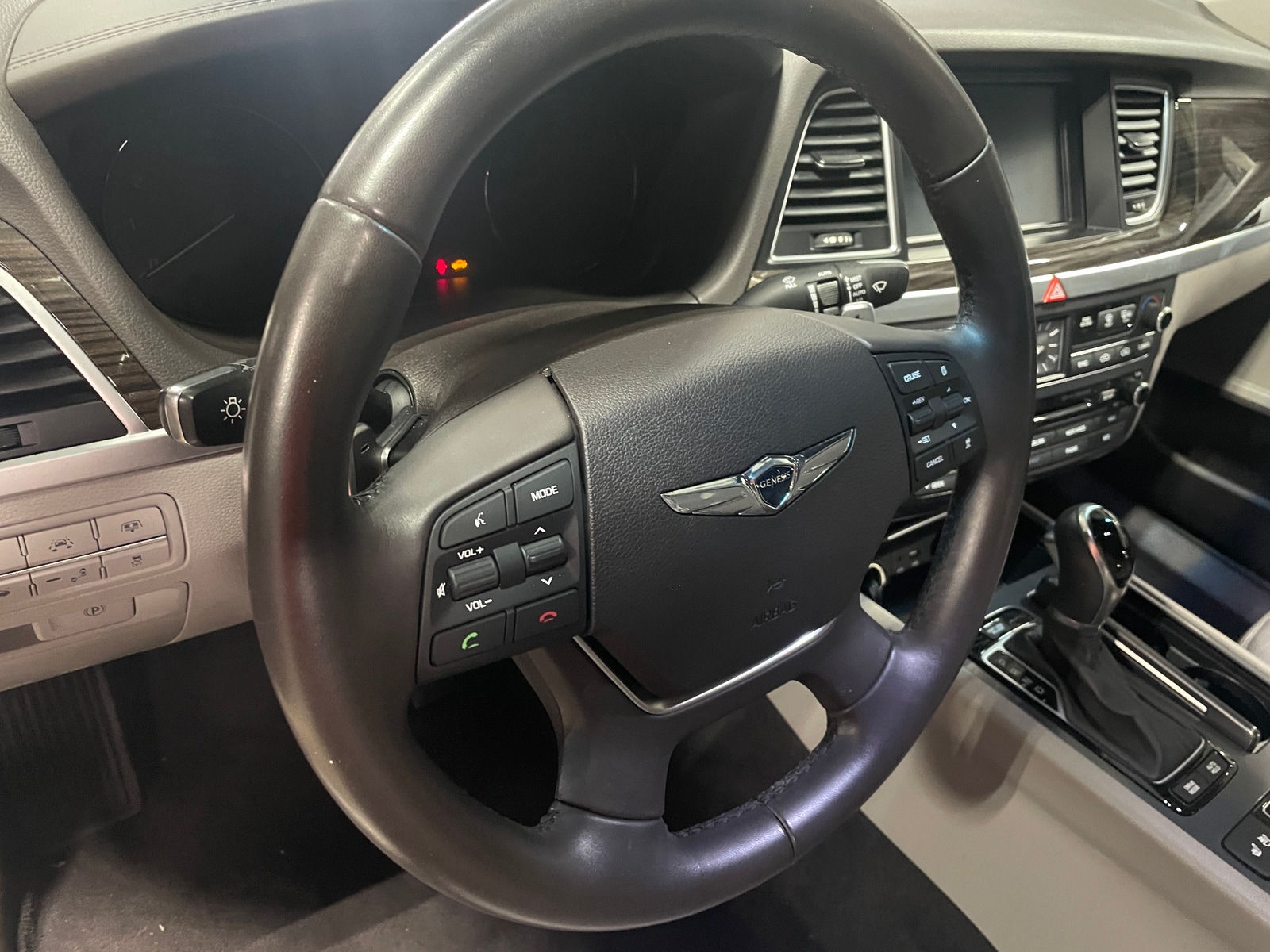 Thumbnail: 2017 Genesis G80 - 4