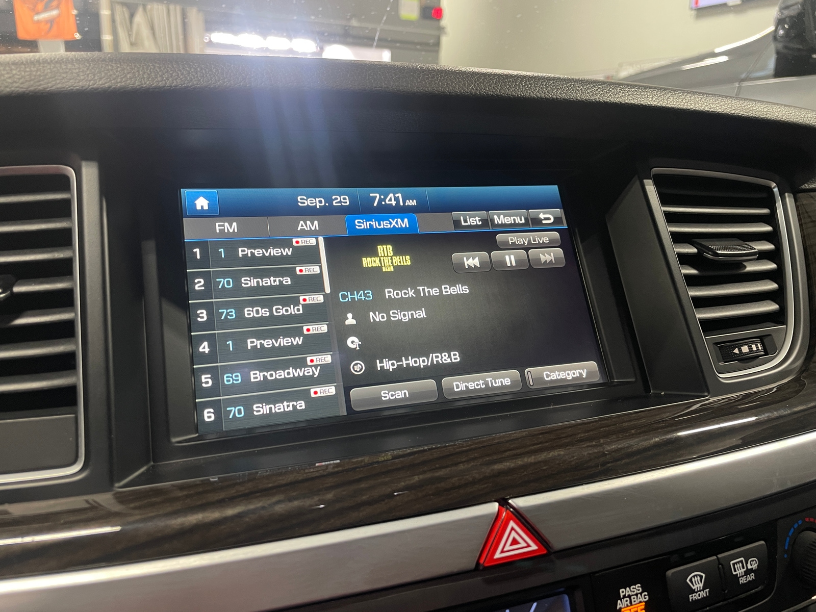 Thumbnail: 2017 Genesis G80 - 3