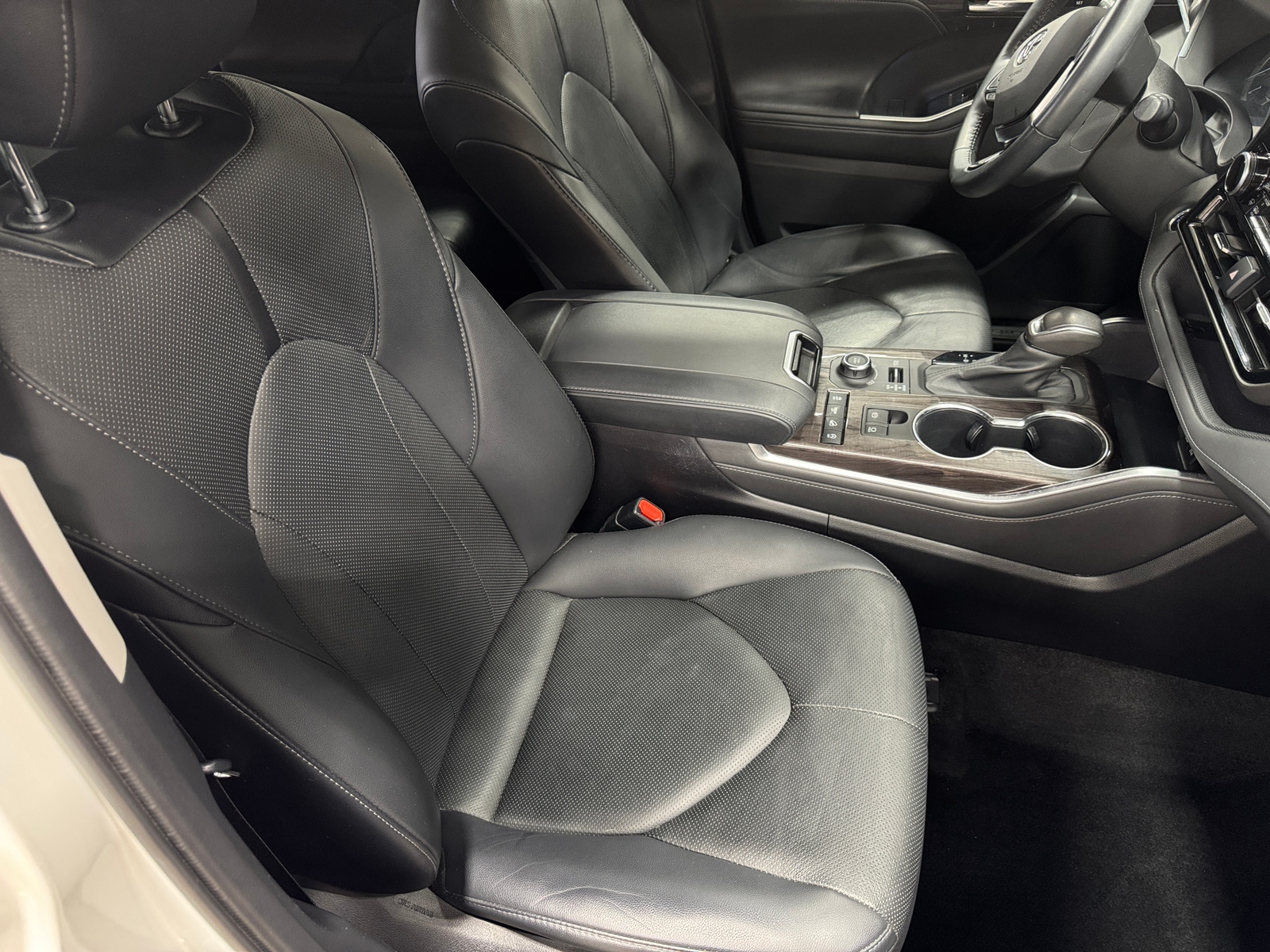 Thumbnail: 2021 Toyota Highlander - 2