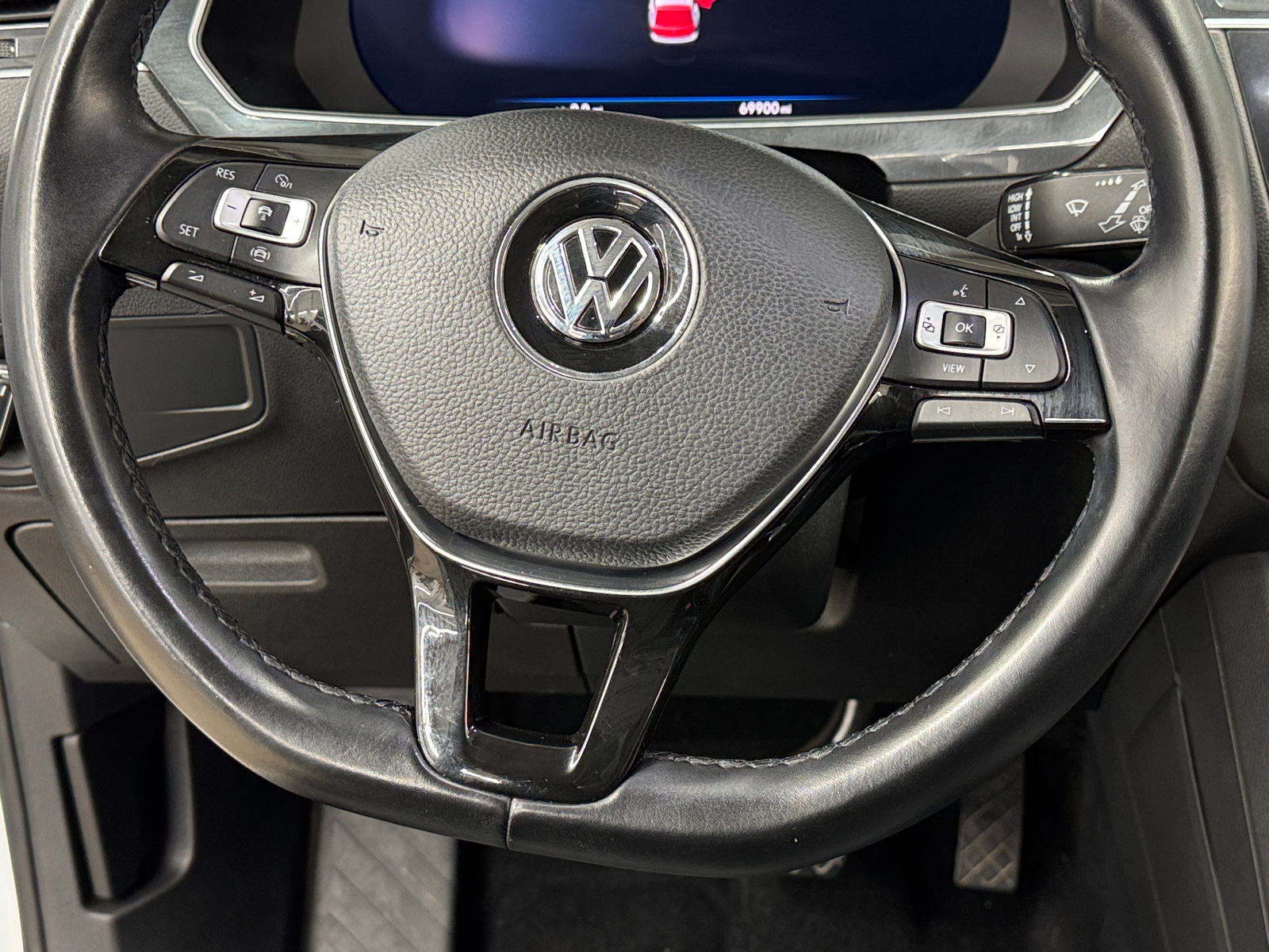 Thumbnail: 2019 Volkswagen Tiguan - 4