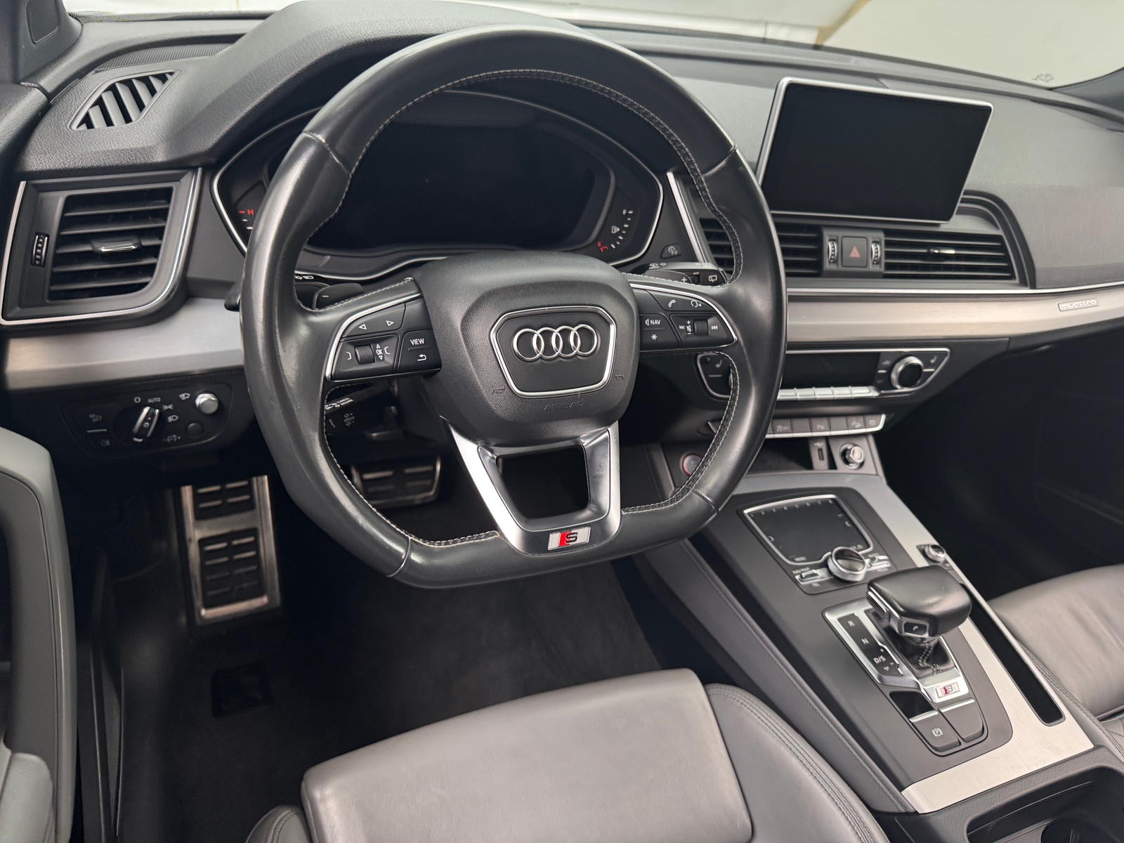 Thumbnail: 2018 Audi SQ5 - 4