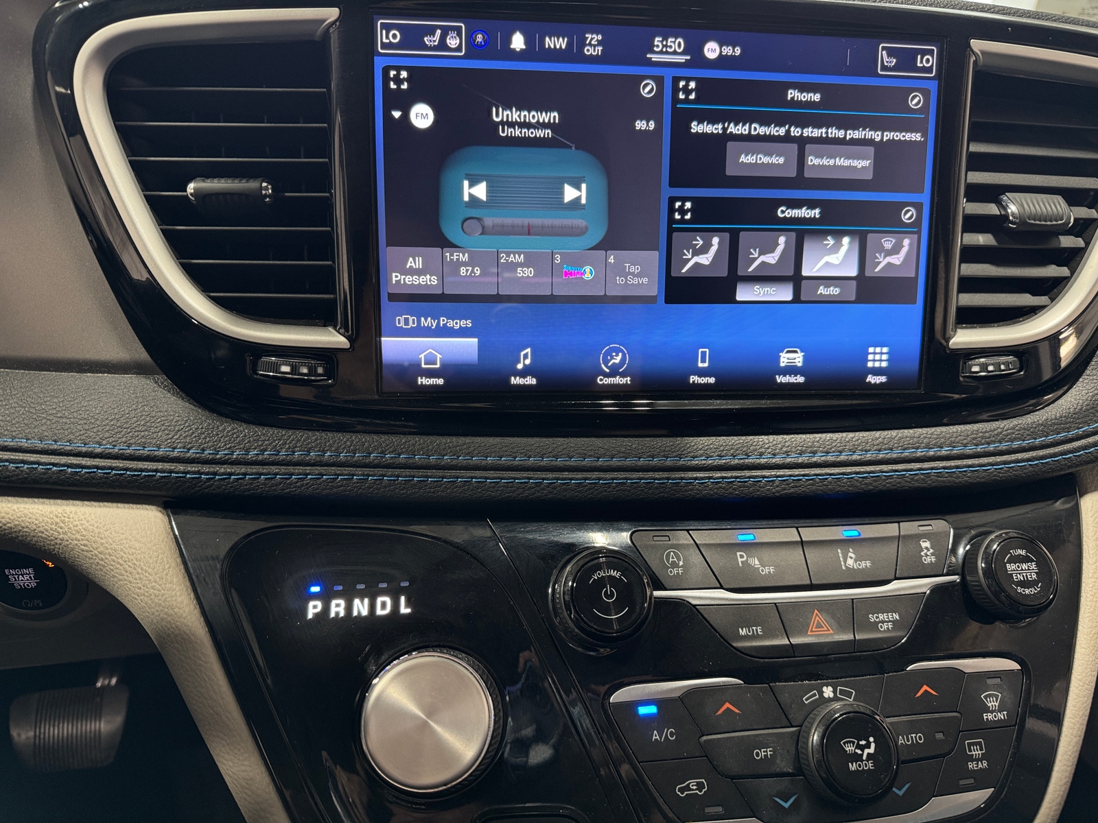 Thumbnail: 2021 Chrysler Pacifica - 3