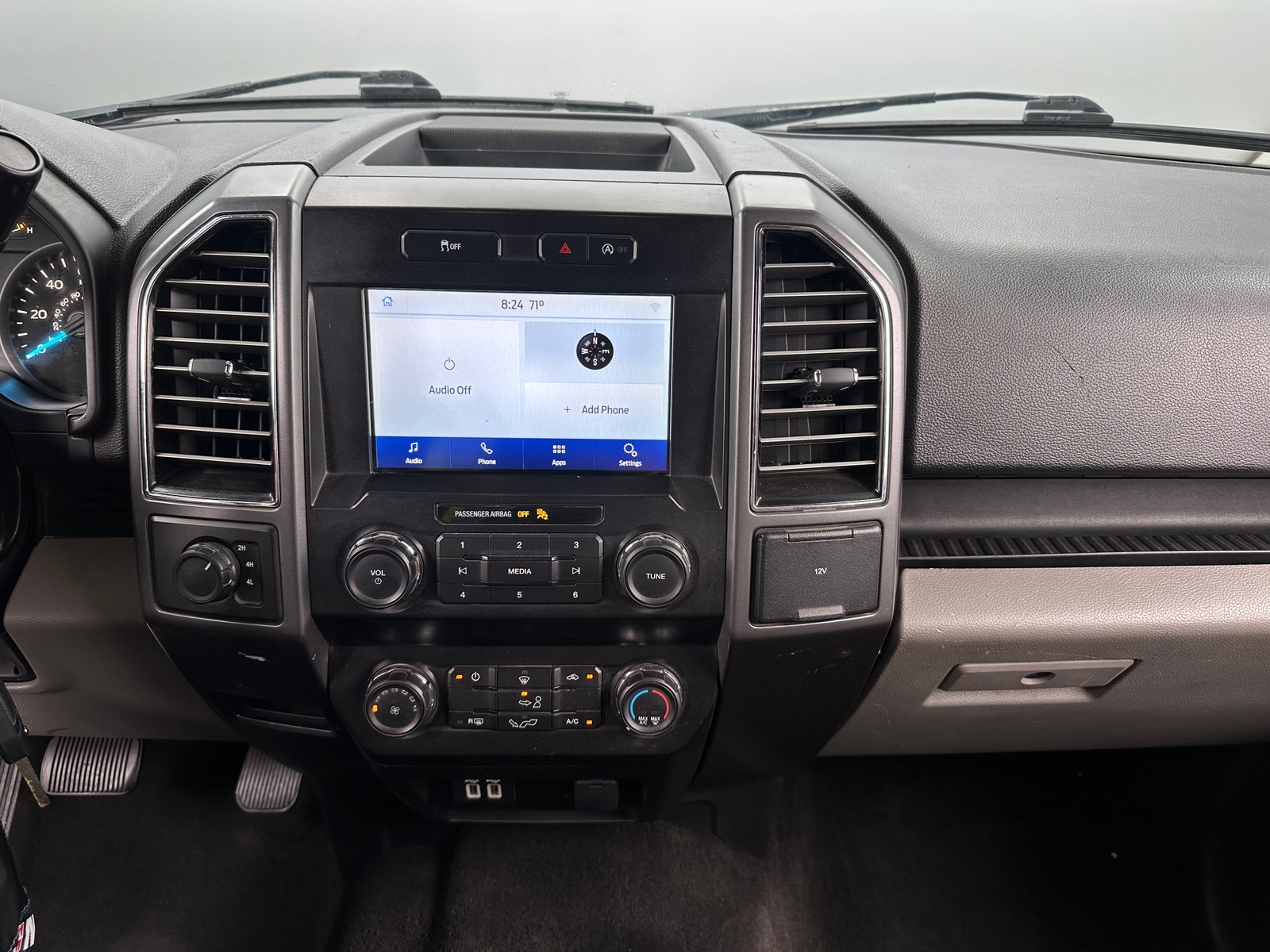 Thumbnail: 2020 Ford Econoline - 4