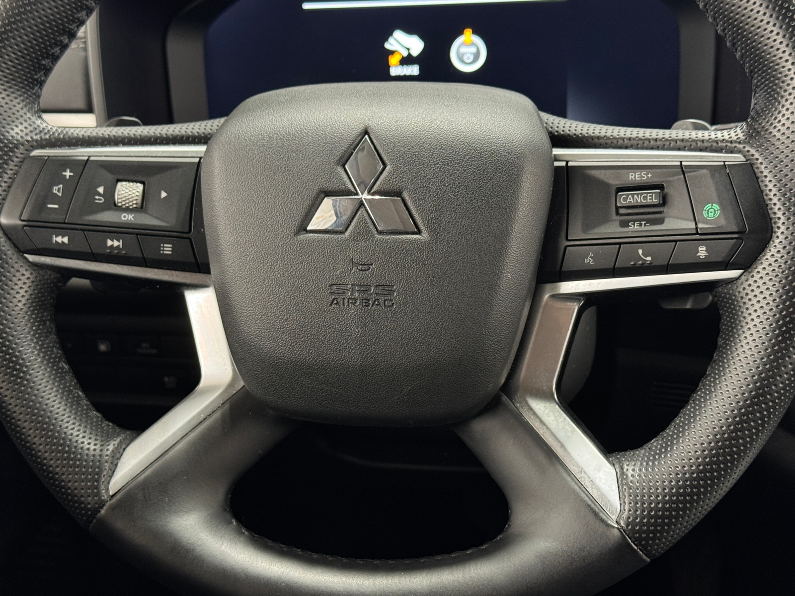 Thumbnail: 2024 Mitsubishi Outlander - 4