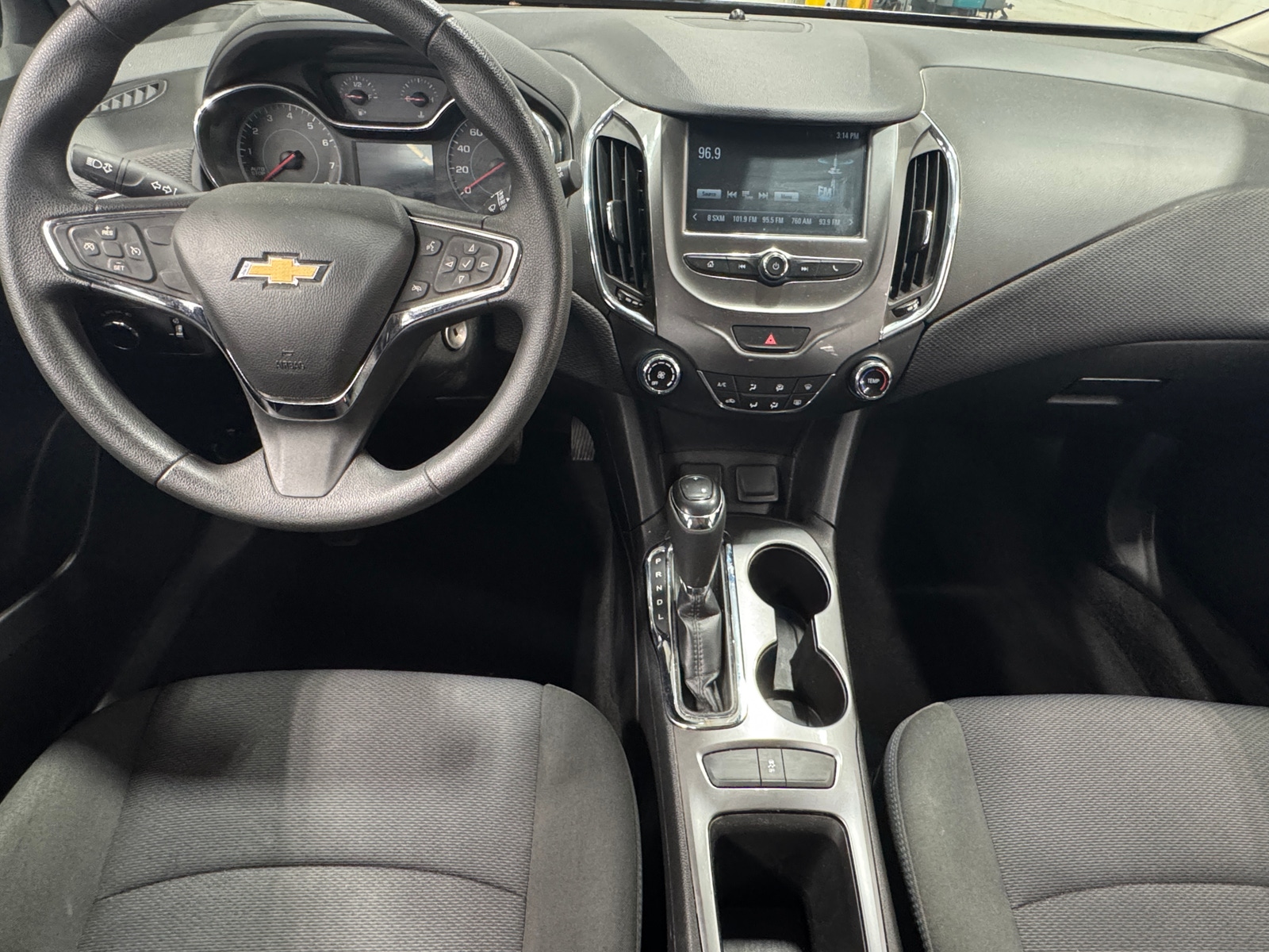 Thumbnail: 2017 Chevrolet Cruze - 3