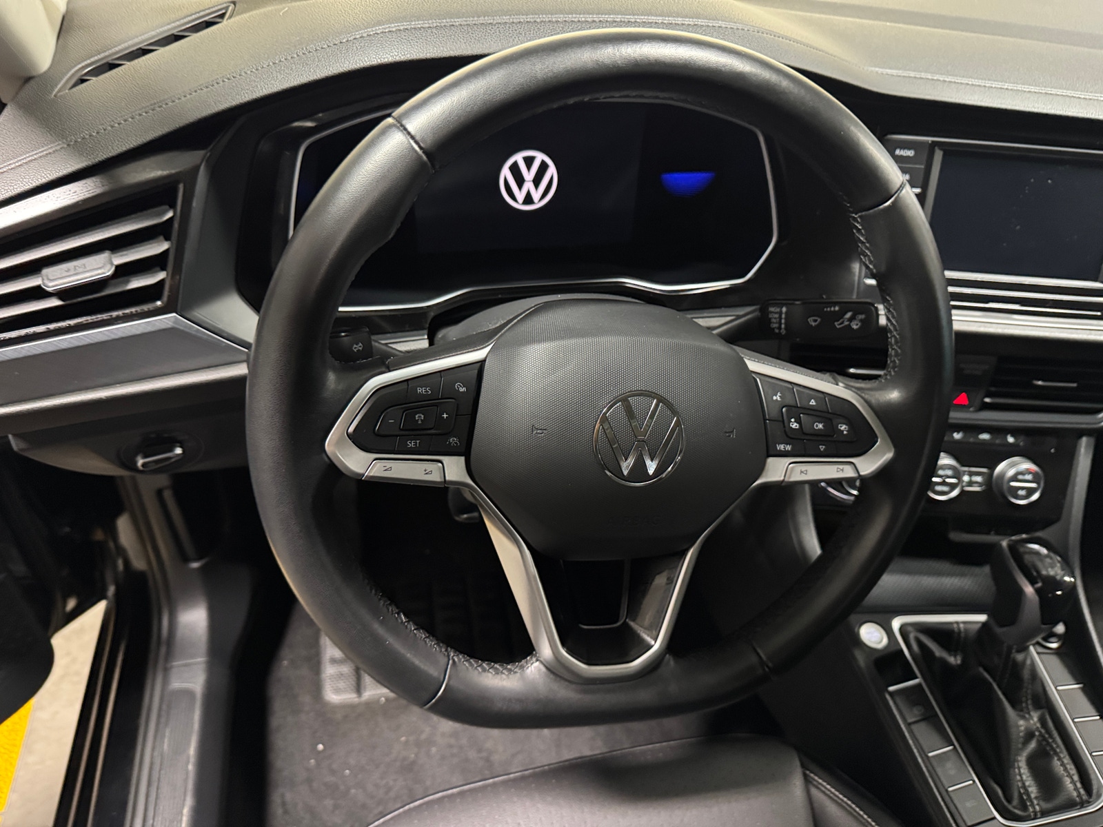 Thumbnail: 2023 Volkswagen Jetta - 4