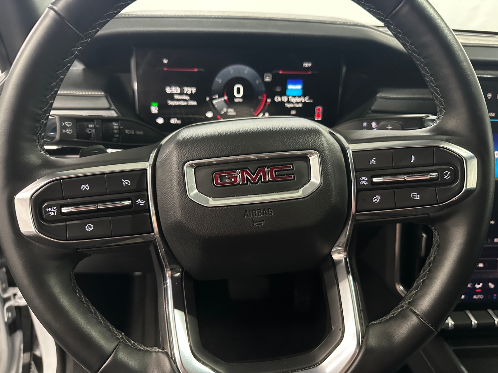 Thumbnail: 2025 GMC Acadia - 5