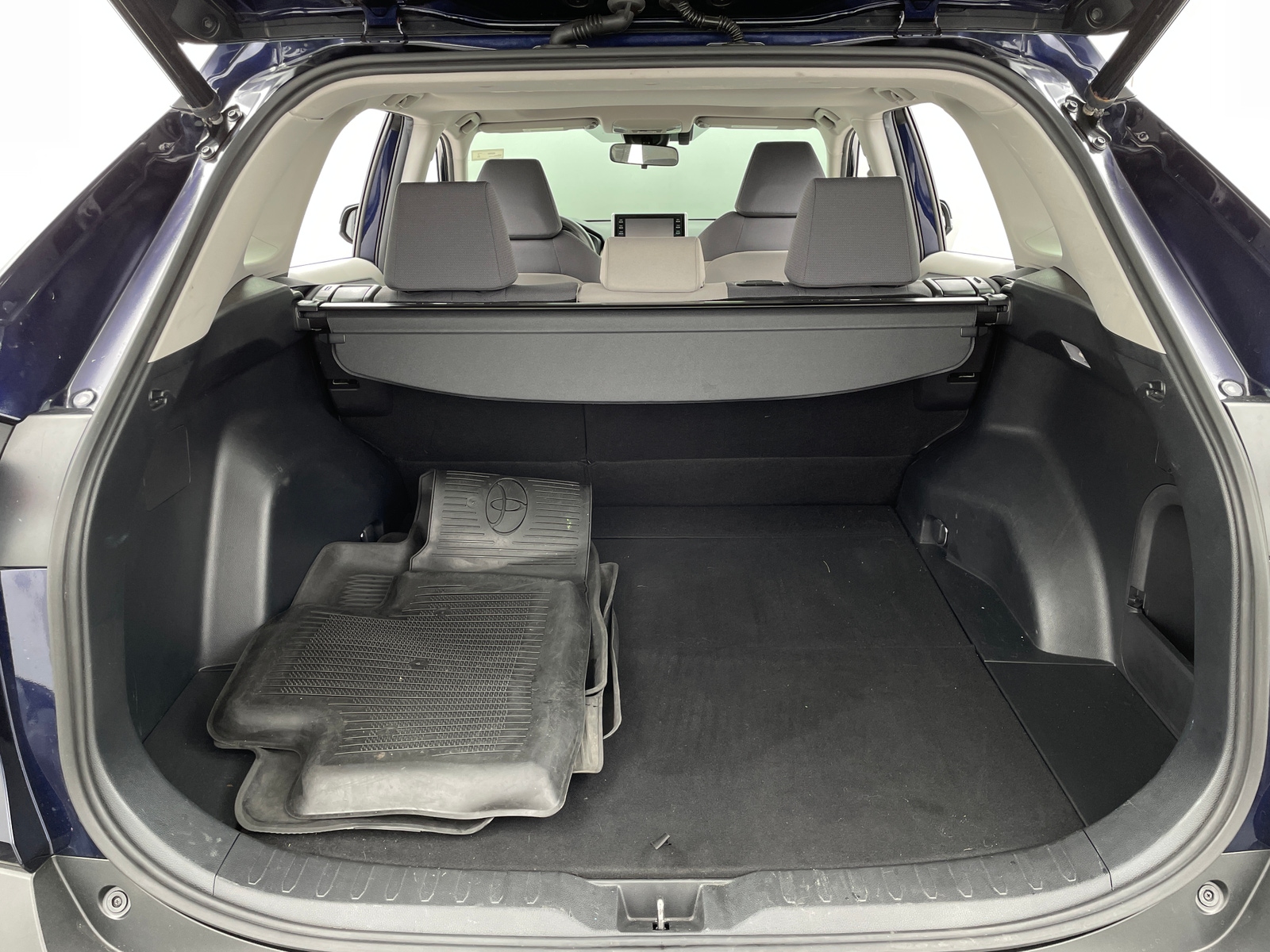 Thumbnail: 2019 Toyota RAV4 - 7