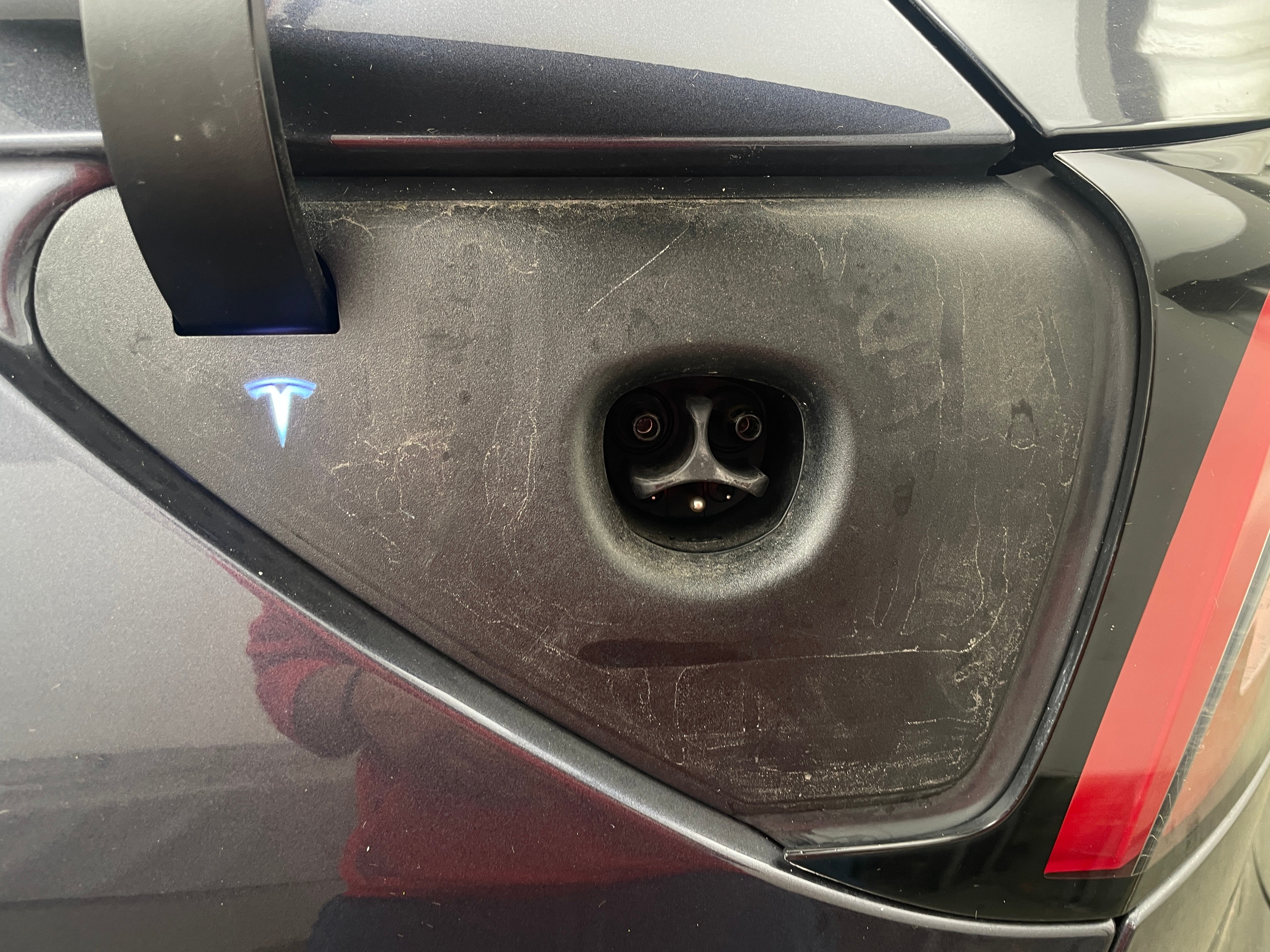 Used 2022 Tesla Model Y Long Range with VIN 7SAYGDEE6NF320204 for sale in Oak Creek, WI