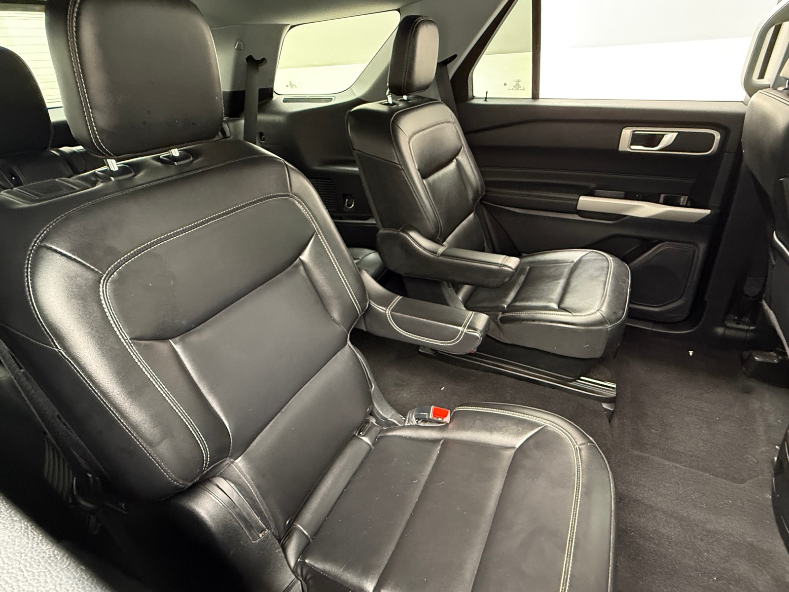 Thumbnail: 2022 Ford Explorer - 5
