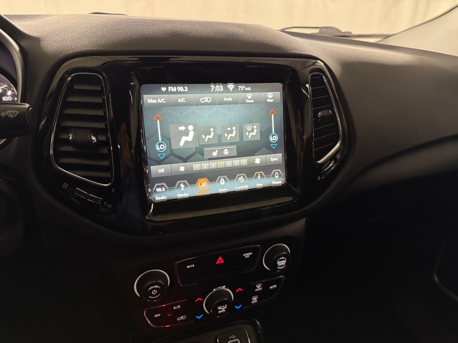 Thumbnail: 2018 Jeep Compass - 4