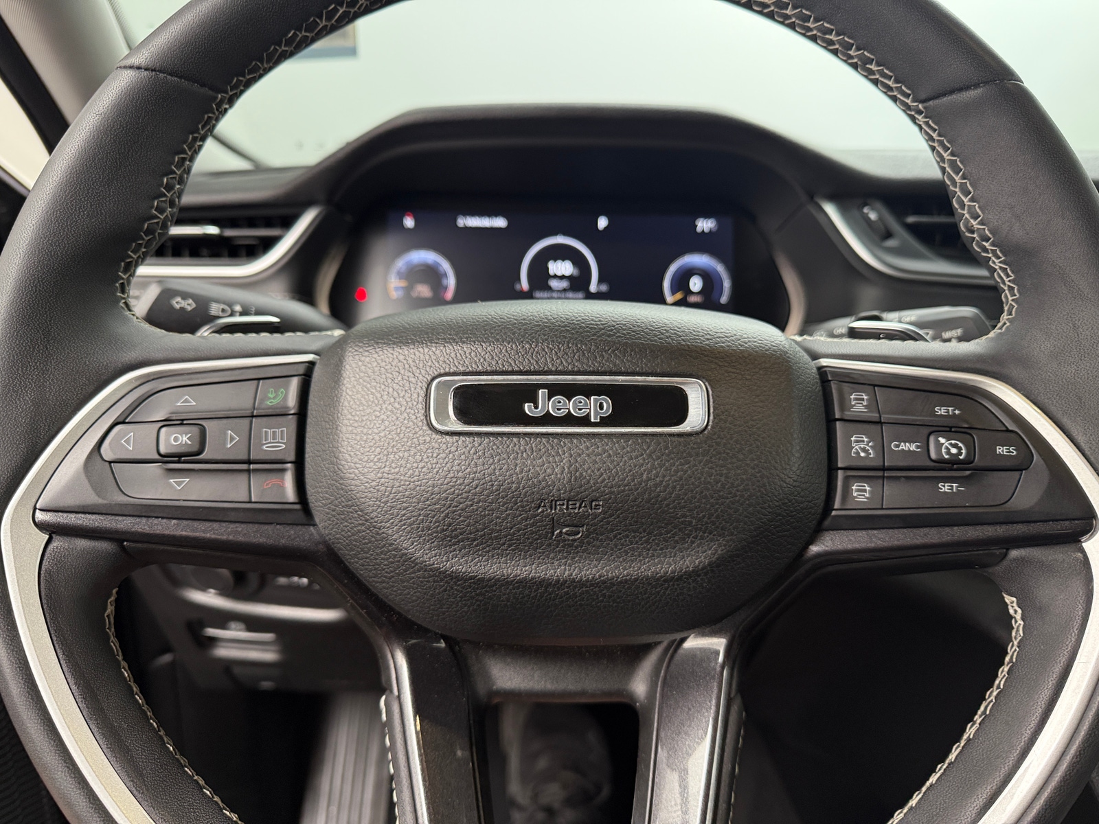 Thumbnail: 2023 Jeep Grand Cherokee L - 5