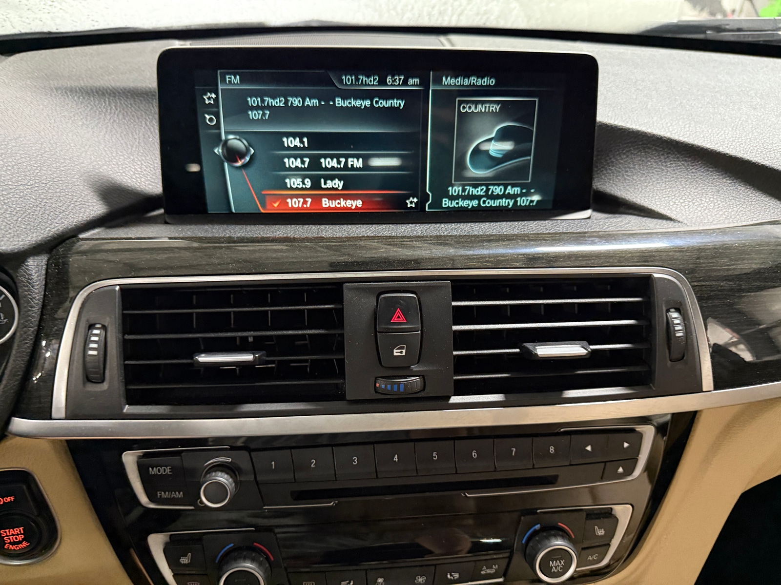 Thumbnail: 2017 BMW 3 Series - 3