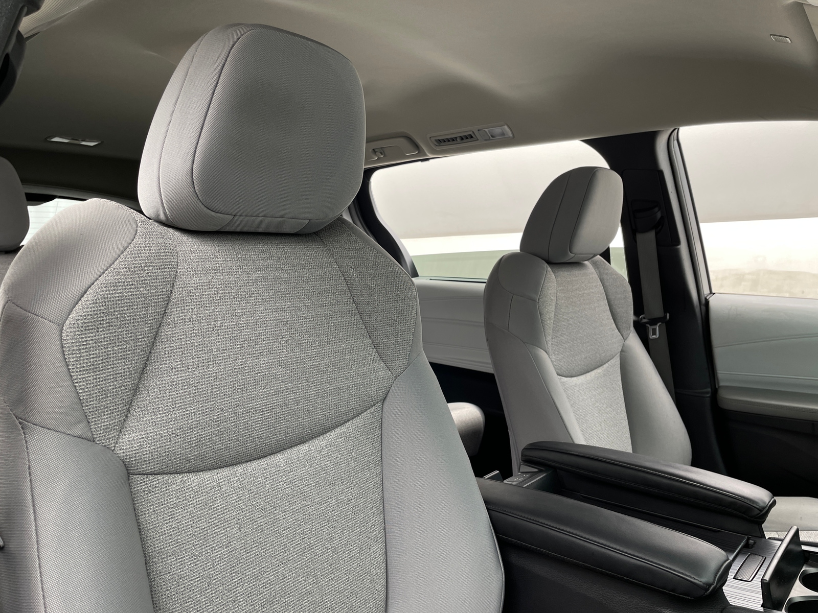 Thumbnail: 2025 Toyota Sienna - 2