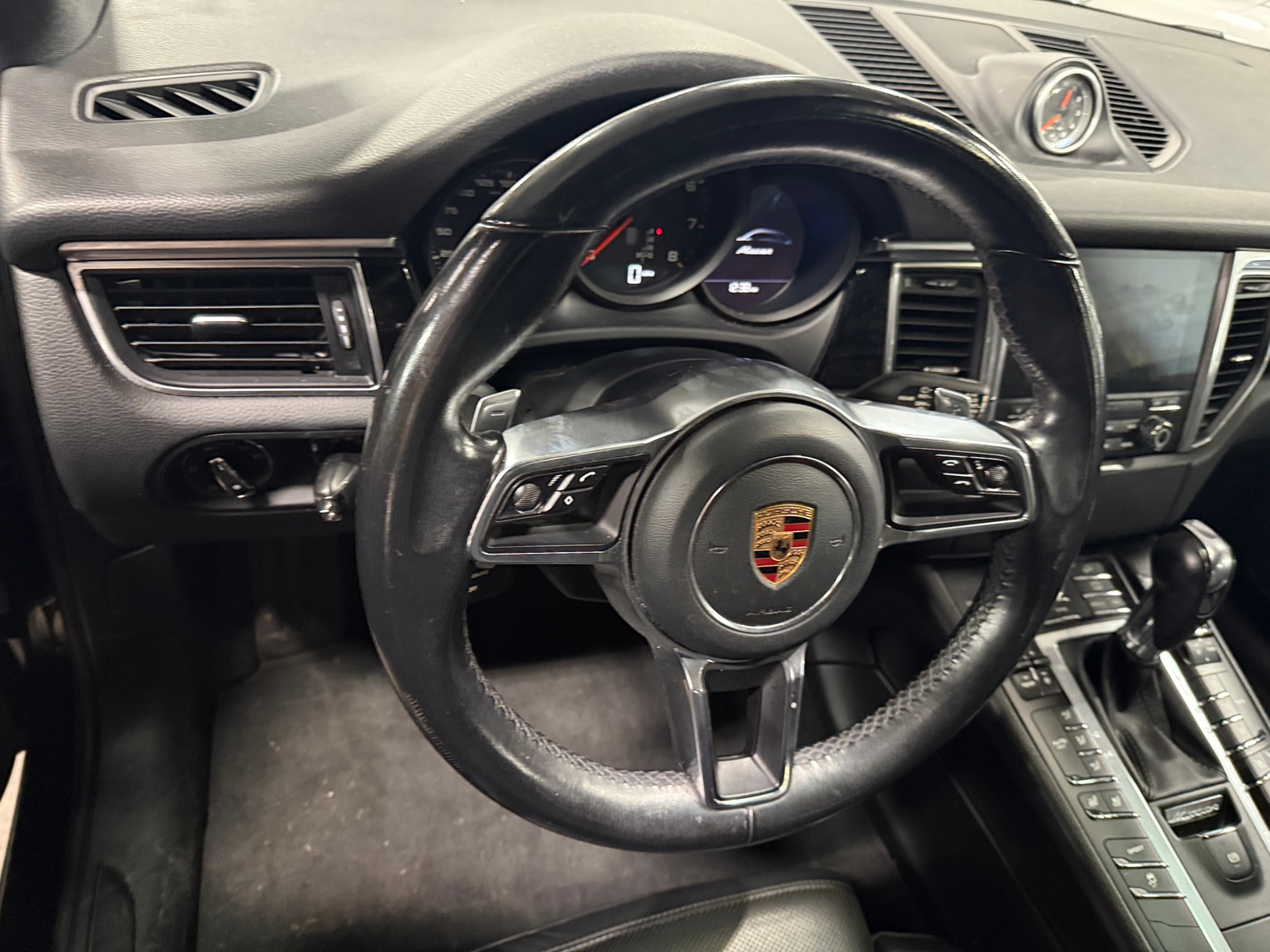 Thumbnail: 2018 Porsche Macan - 4