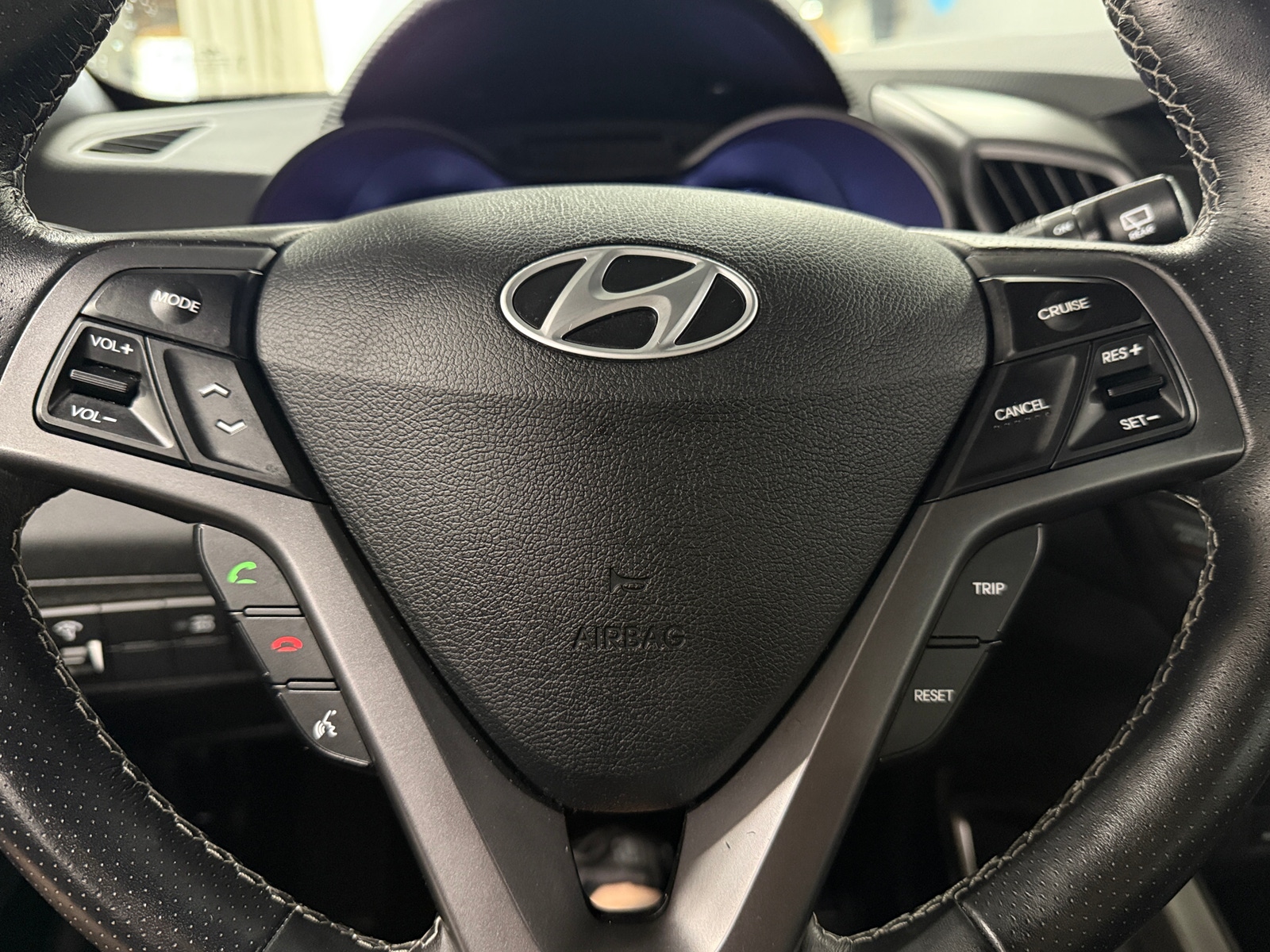 Thumbnail: 2016 Hyundai Veloster - 3