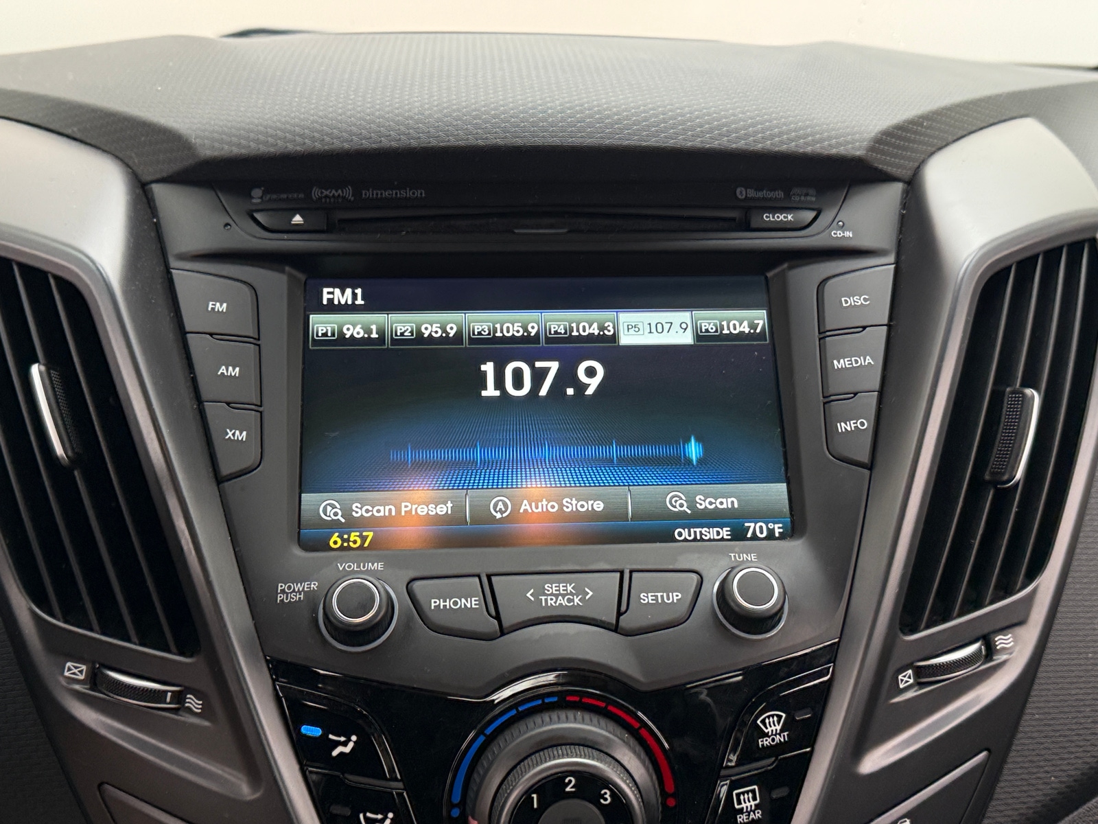 Thumbnail: 2016 Hyundai Veloster - 2