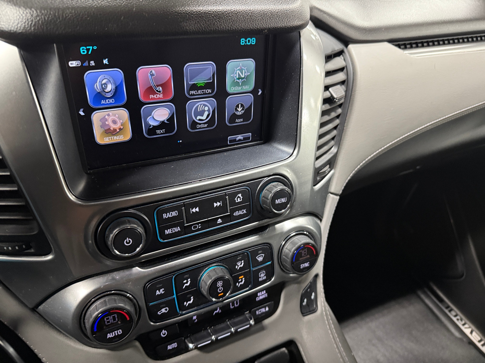 Thumbnail: 2020 Chevrolet Suburban - 3