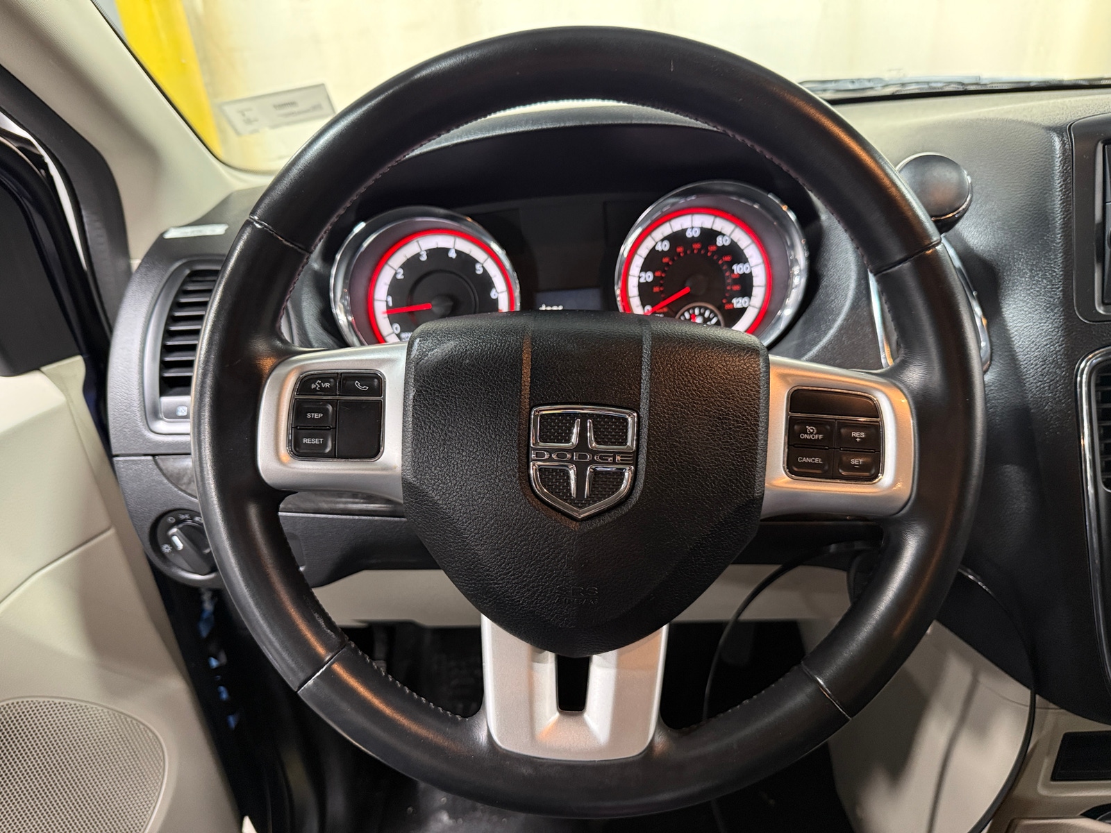 Thumbnail: 2017 Dodge Grand Caravan - 5