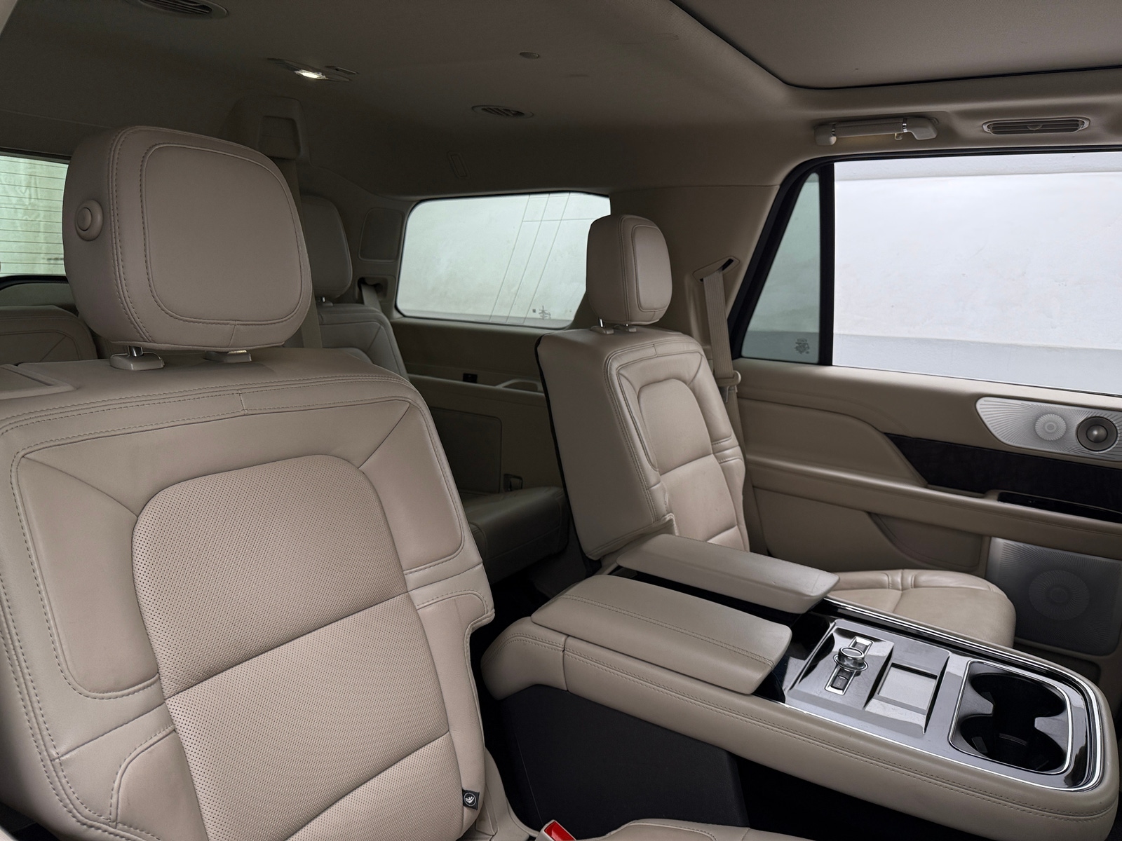 Thumbnail: 2020 Lincoln Navigator - 5