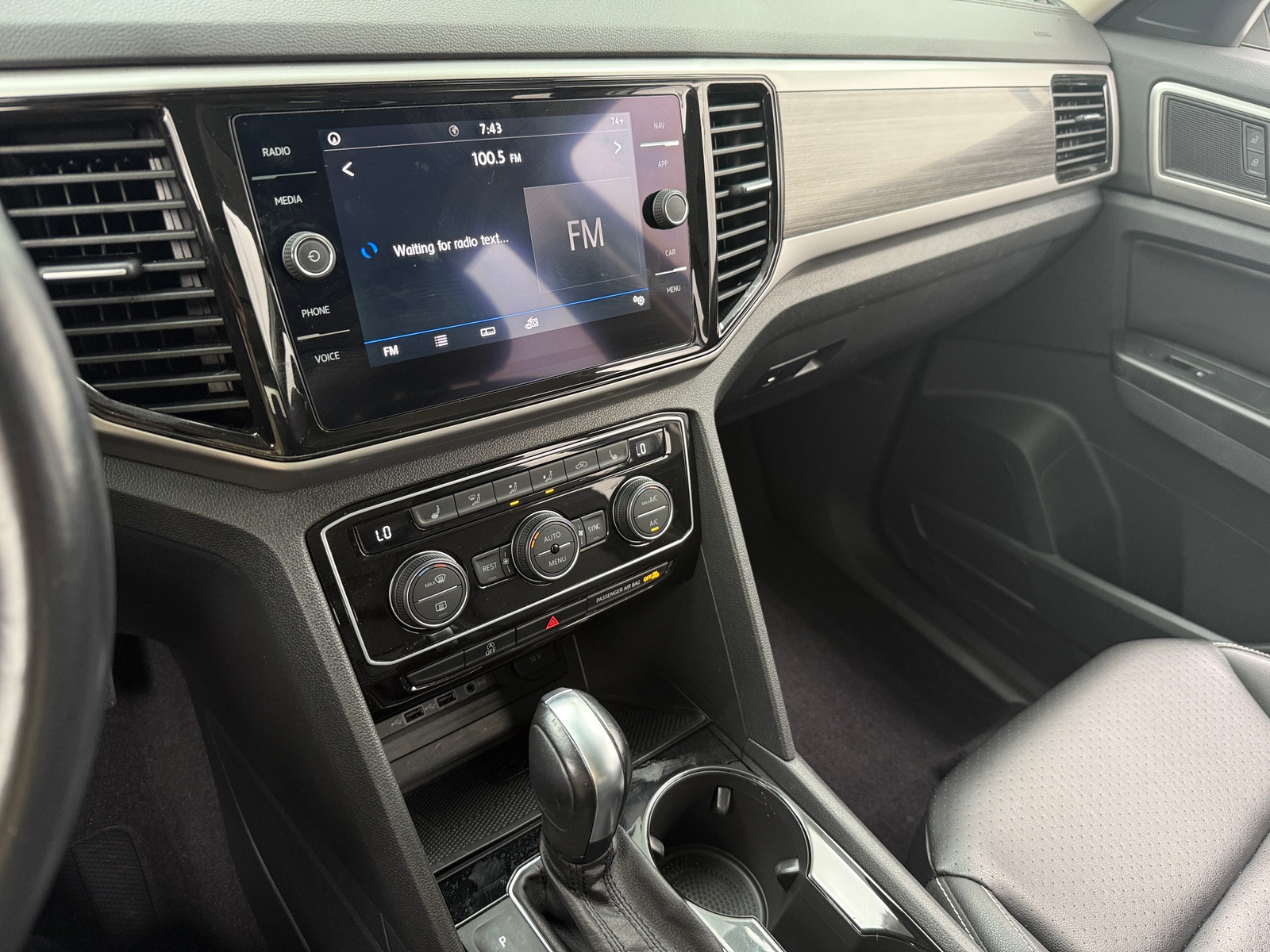 Thumbnail: 2021 Volkswagen Atlas - 3