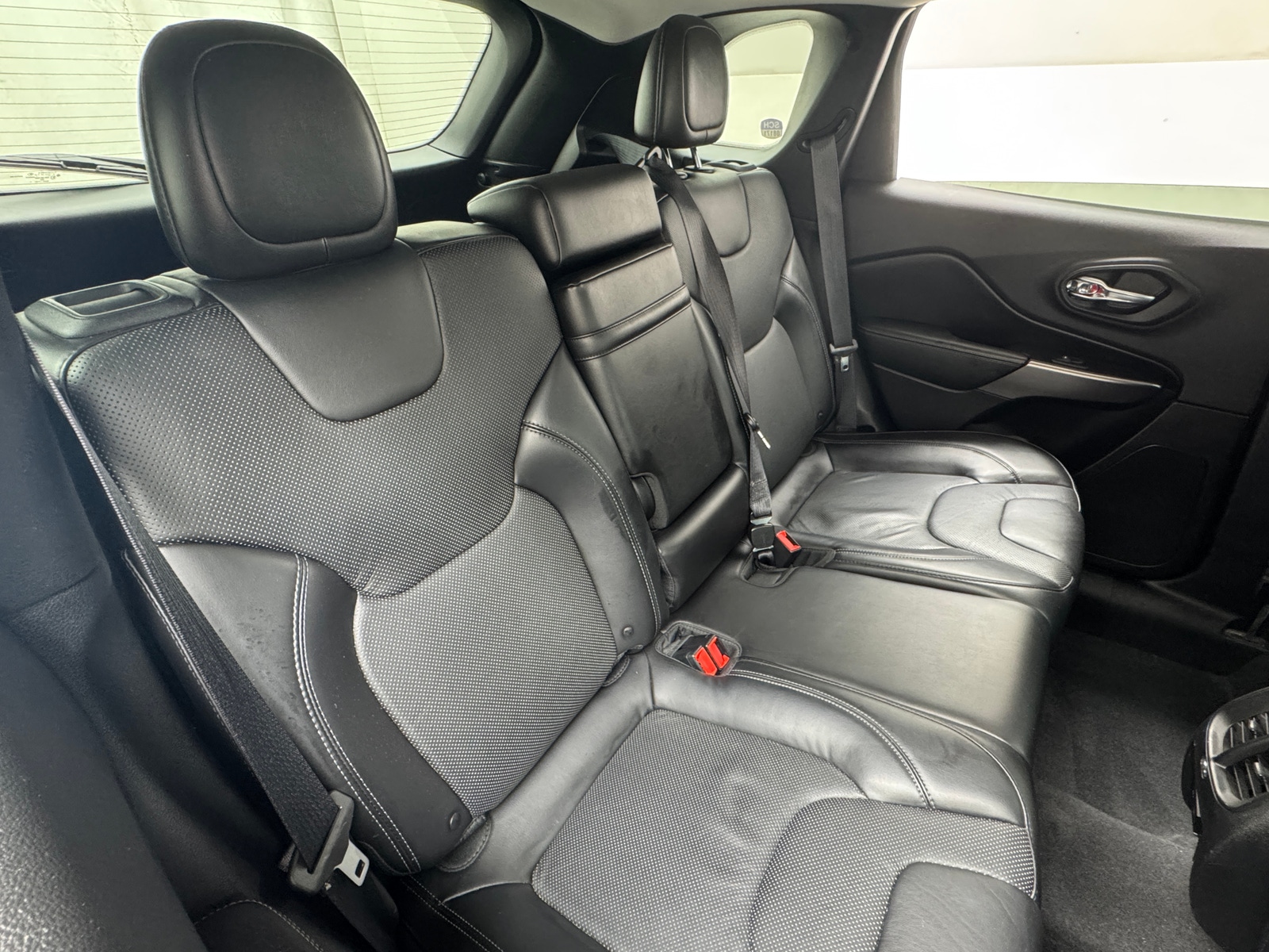 Thumbnail: 2019 Jeep Cherokee - 5