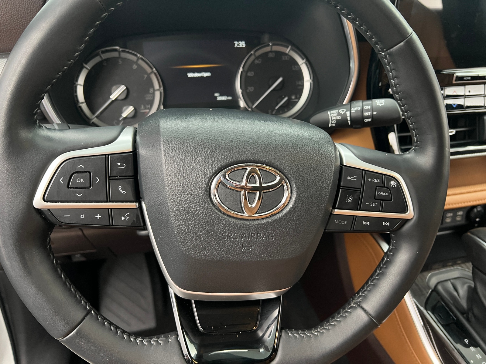 Thumbnail: 2022 Toyota Highlander - 4